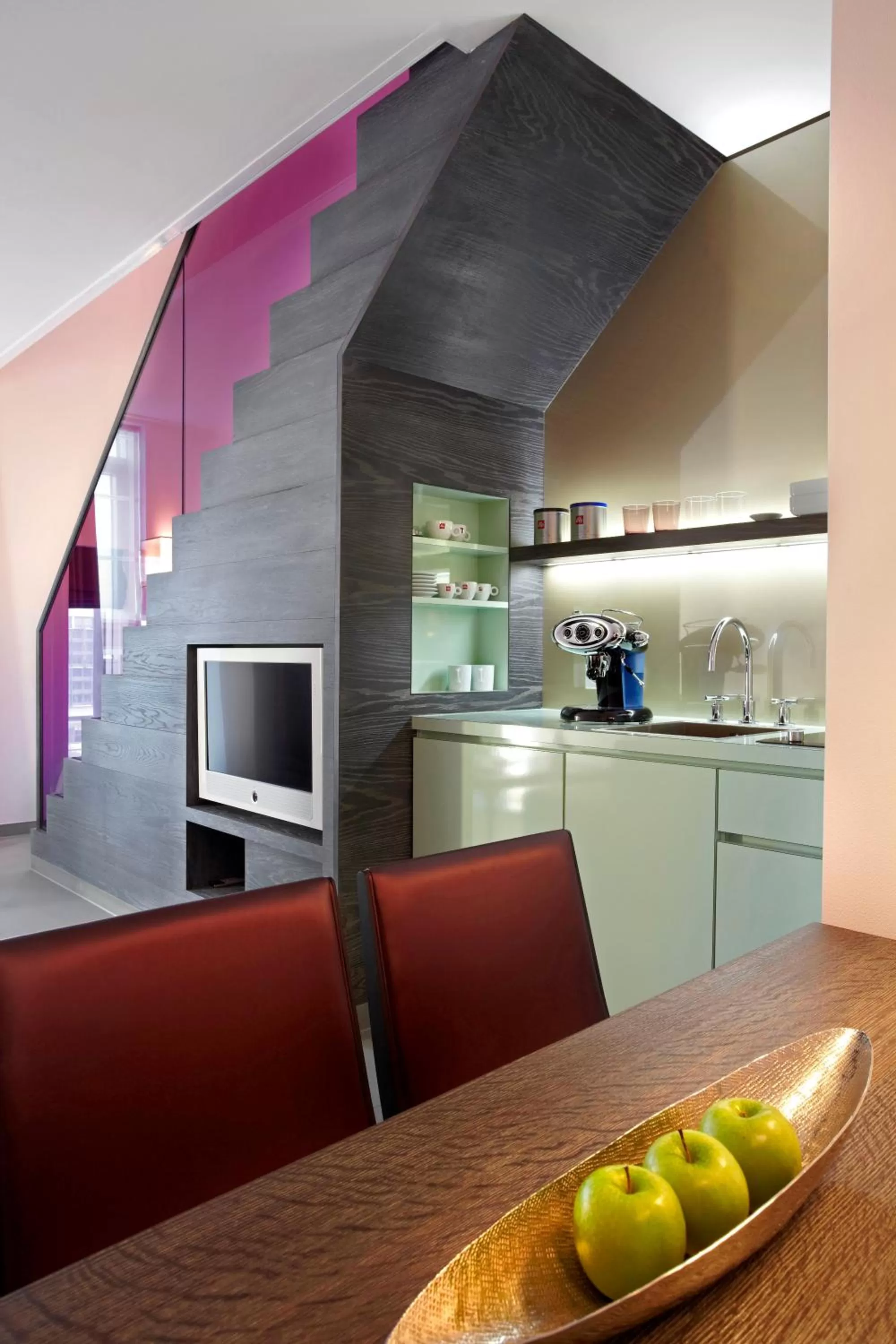 Photo of the whole room in abito Suites