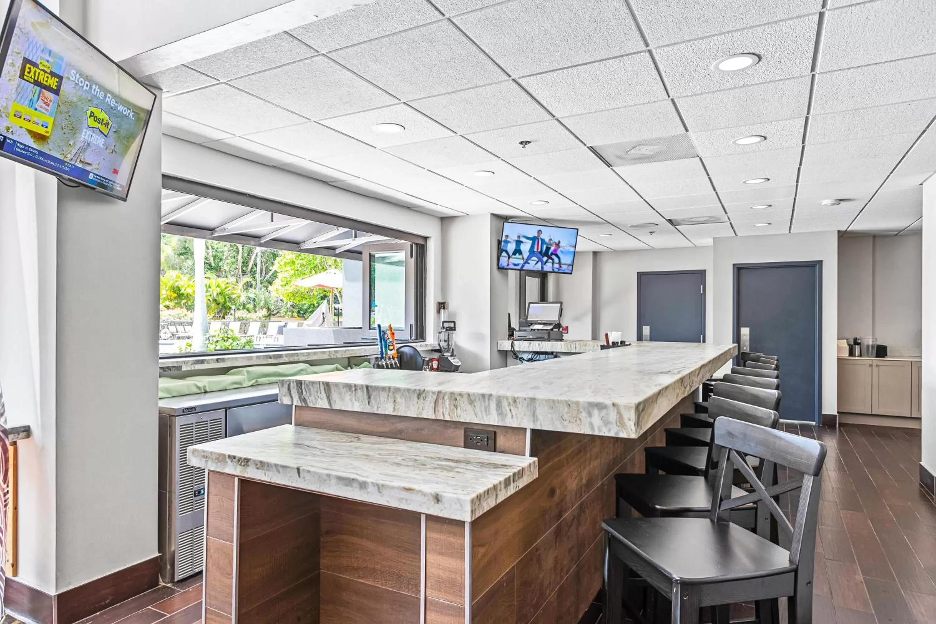 Lounge or bar in Holiday Inn - St. Petersburg West by IHG