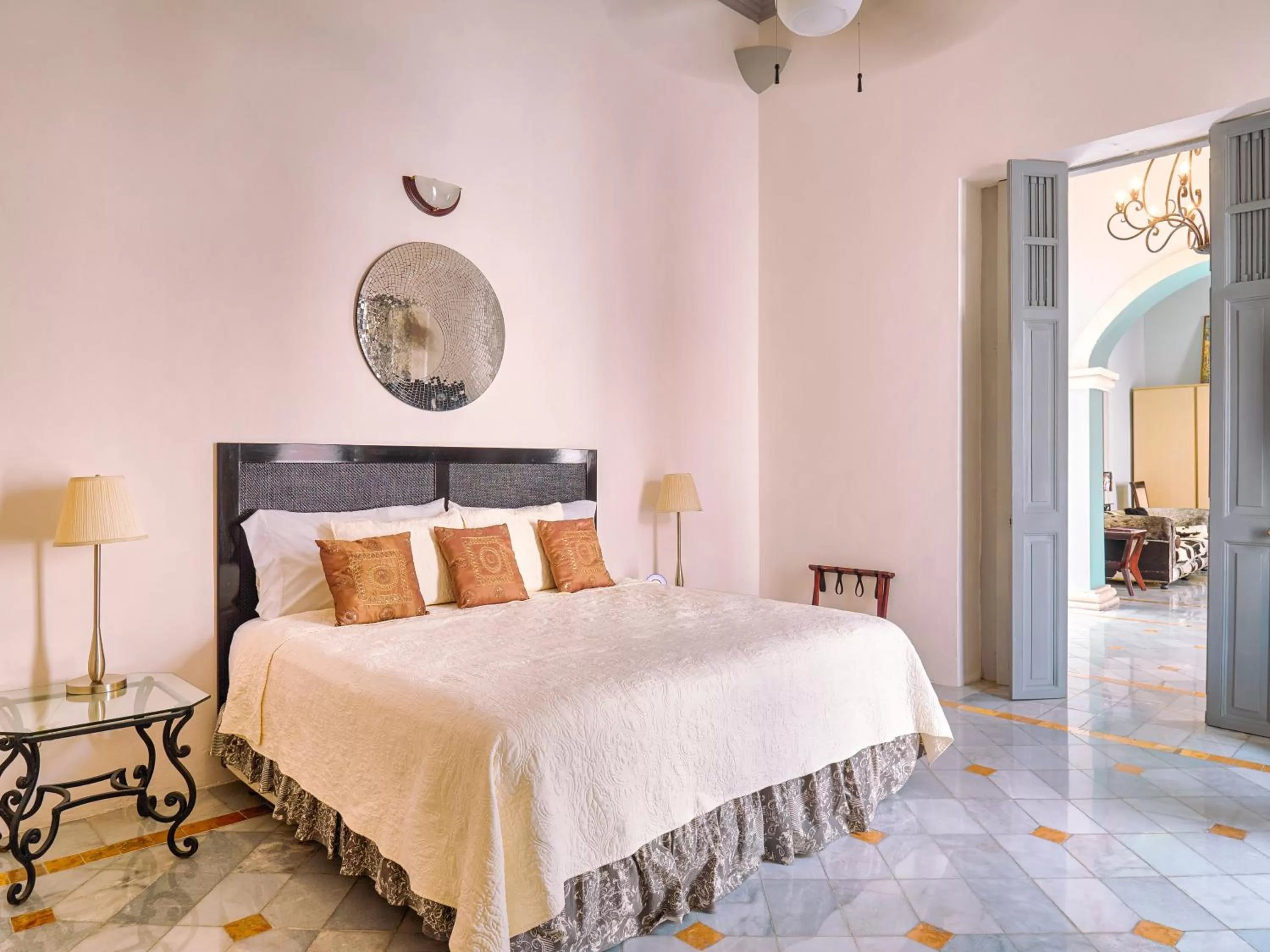 Bed in Casona 66 Merida Boutique Hotel