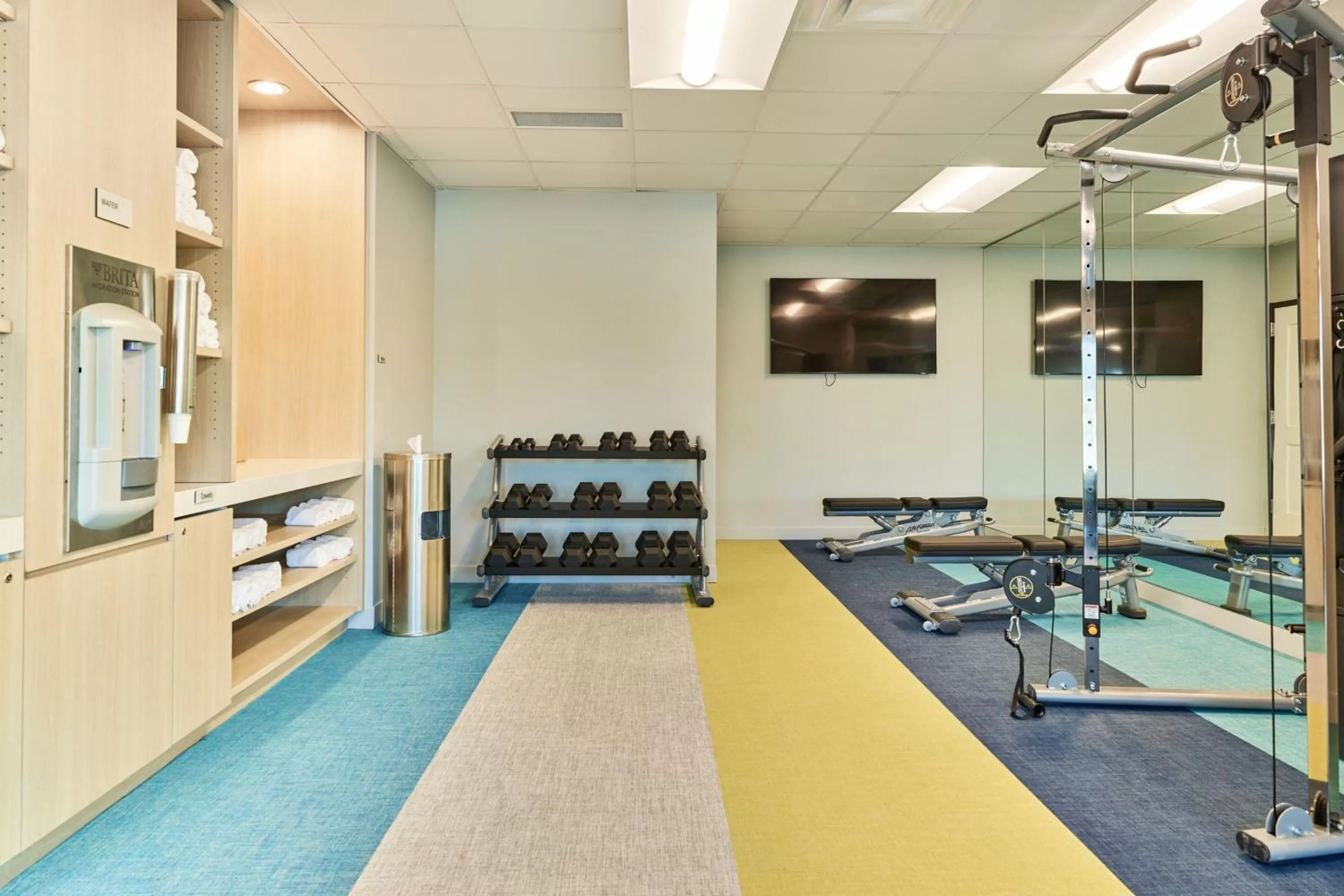 Fitness centre/facilities in TownePlace Suites by Marriott Hixson