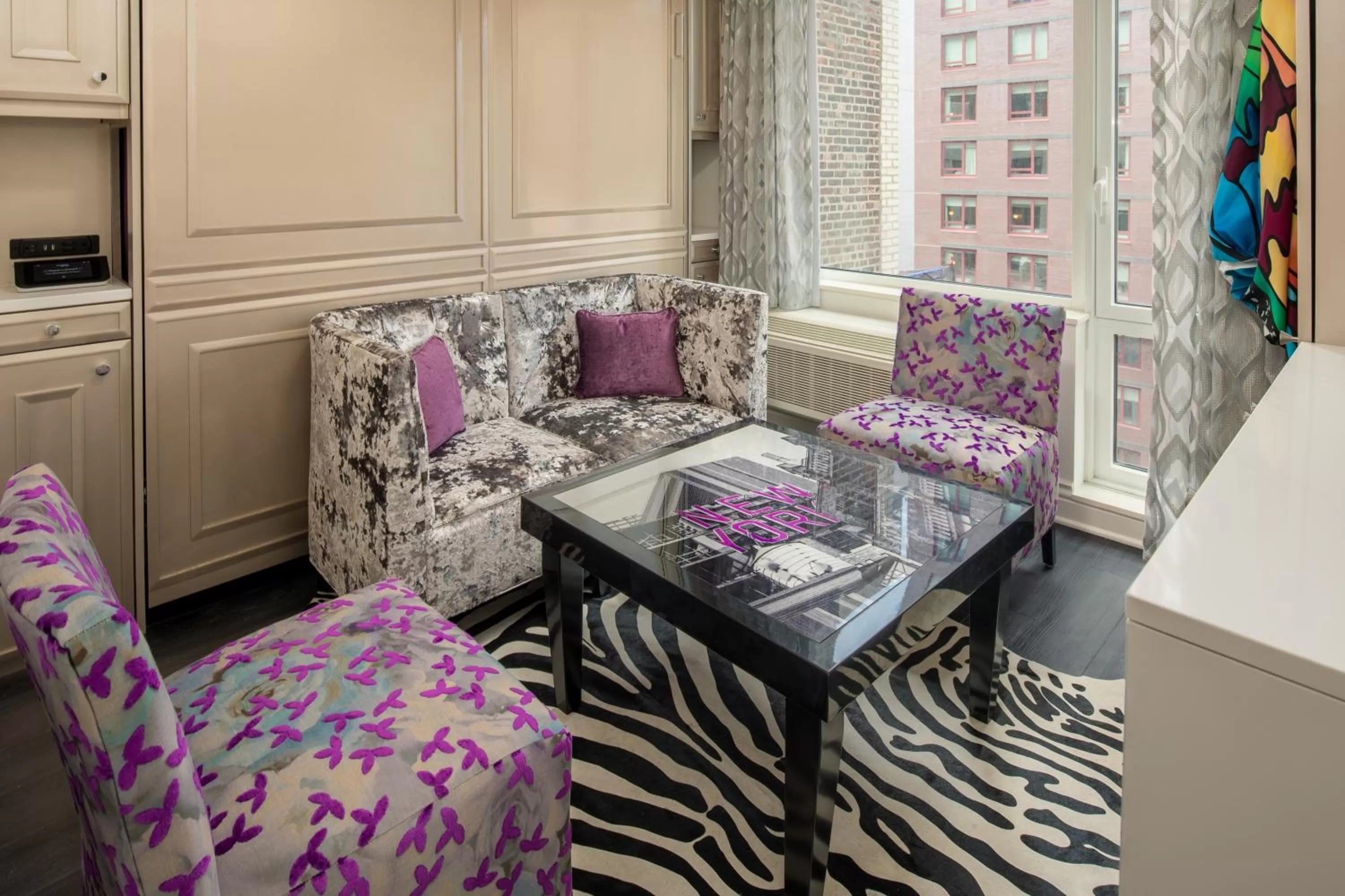 Living room in Staypineapple, An Artful Hotel, Midtown New York