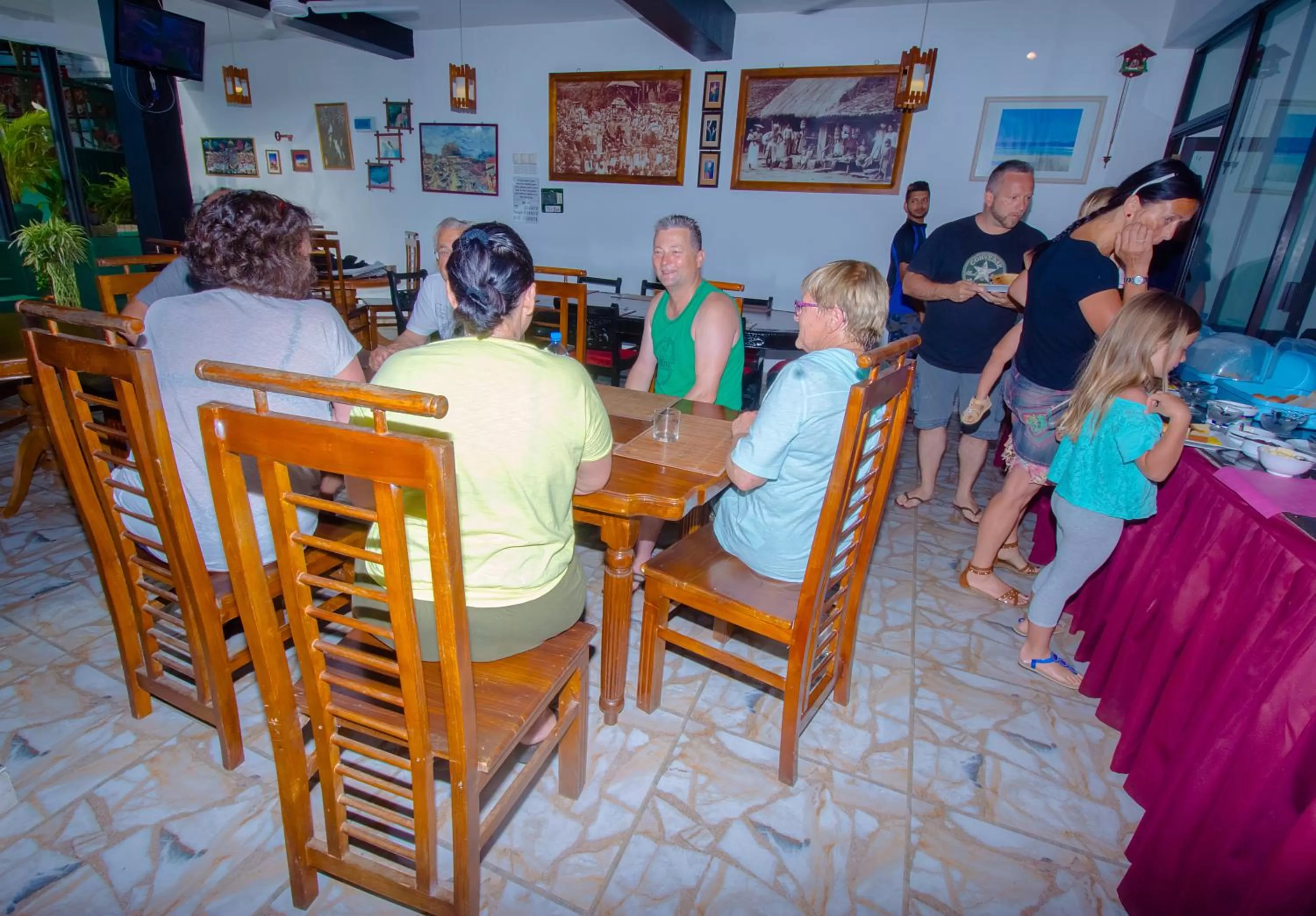 Restaurant/places to eat in Kandy Riverside Villa