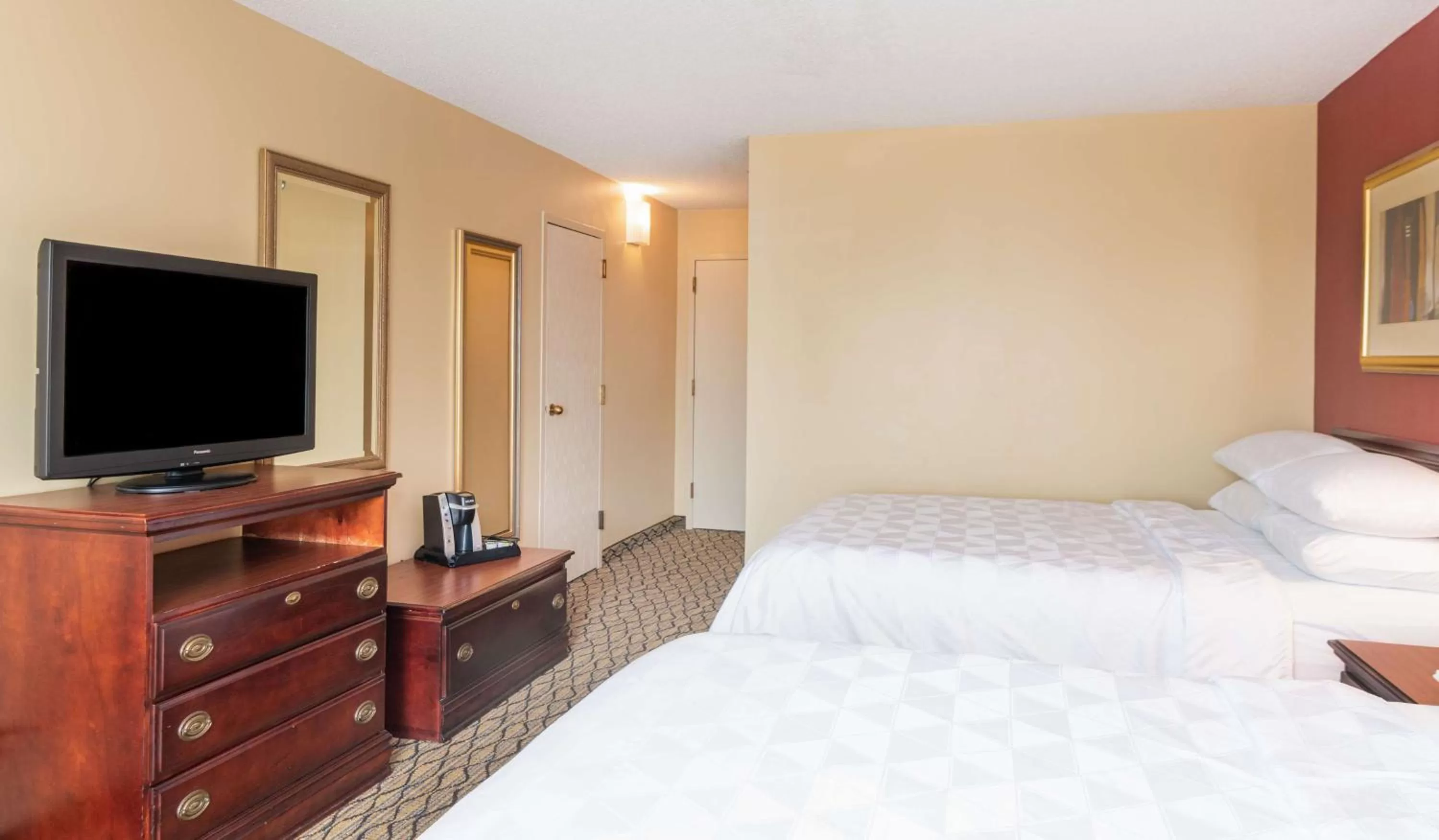 Bedroom in Aviator Hotel & Suites, BW Signature Collection