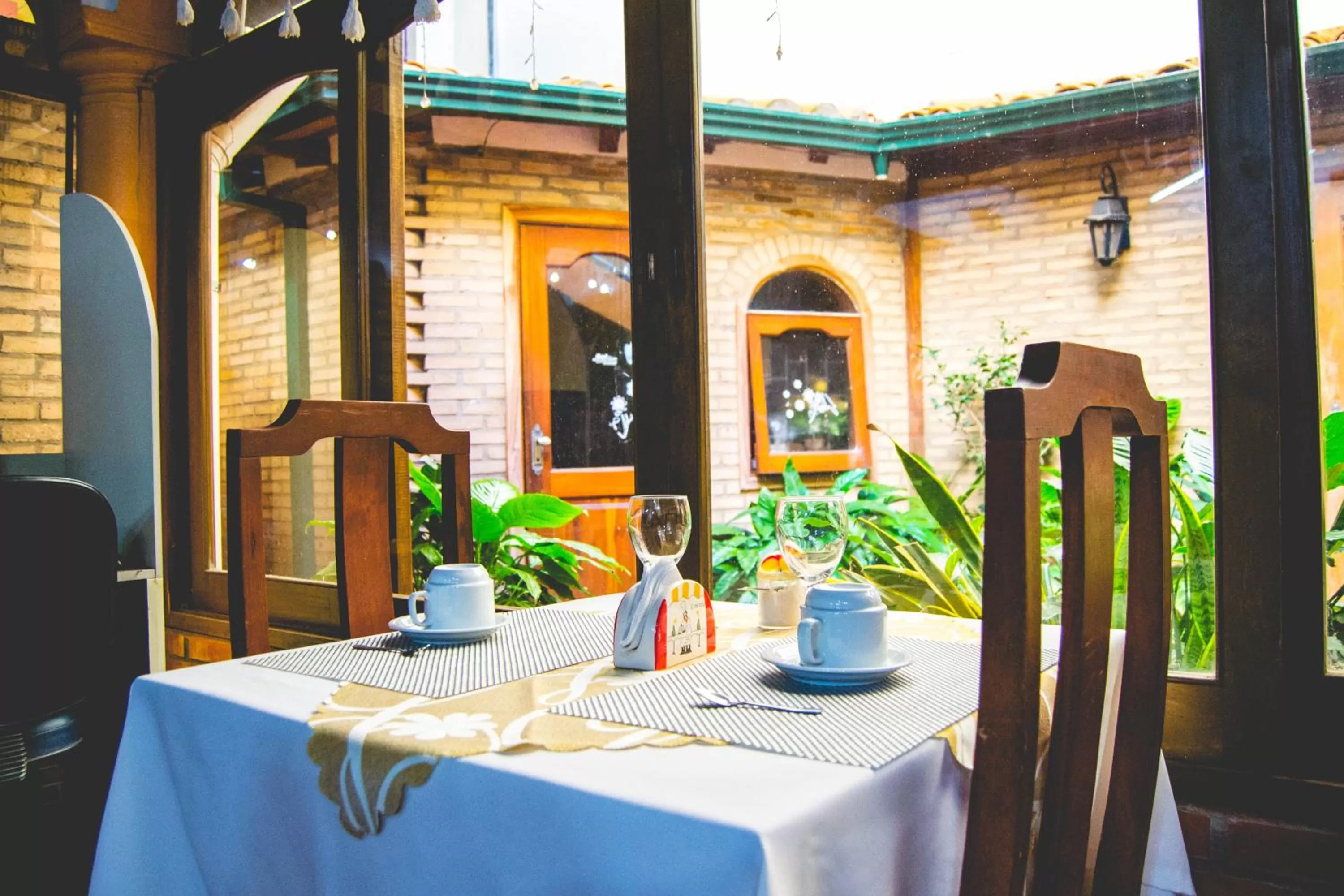 Restaurant/places to eat in Hotel & Restaurante Guarania