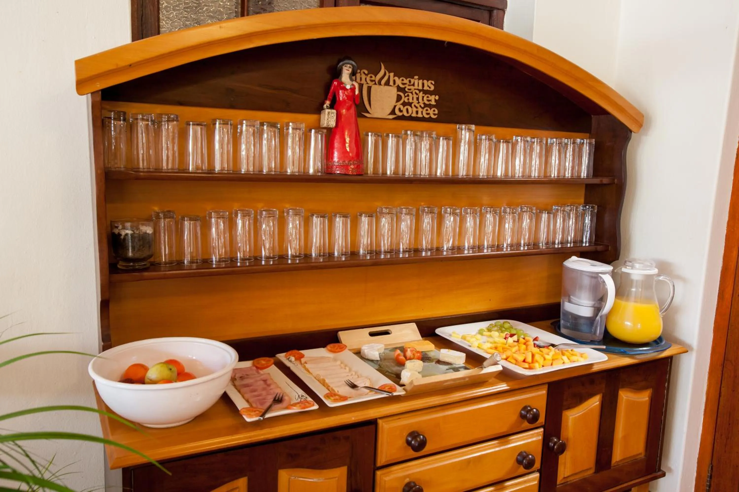 Restaurant/places to eat in Brenwin Guest House