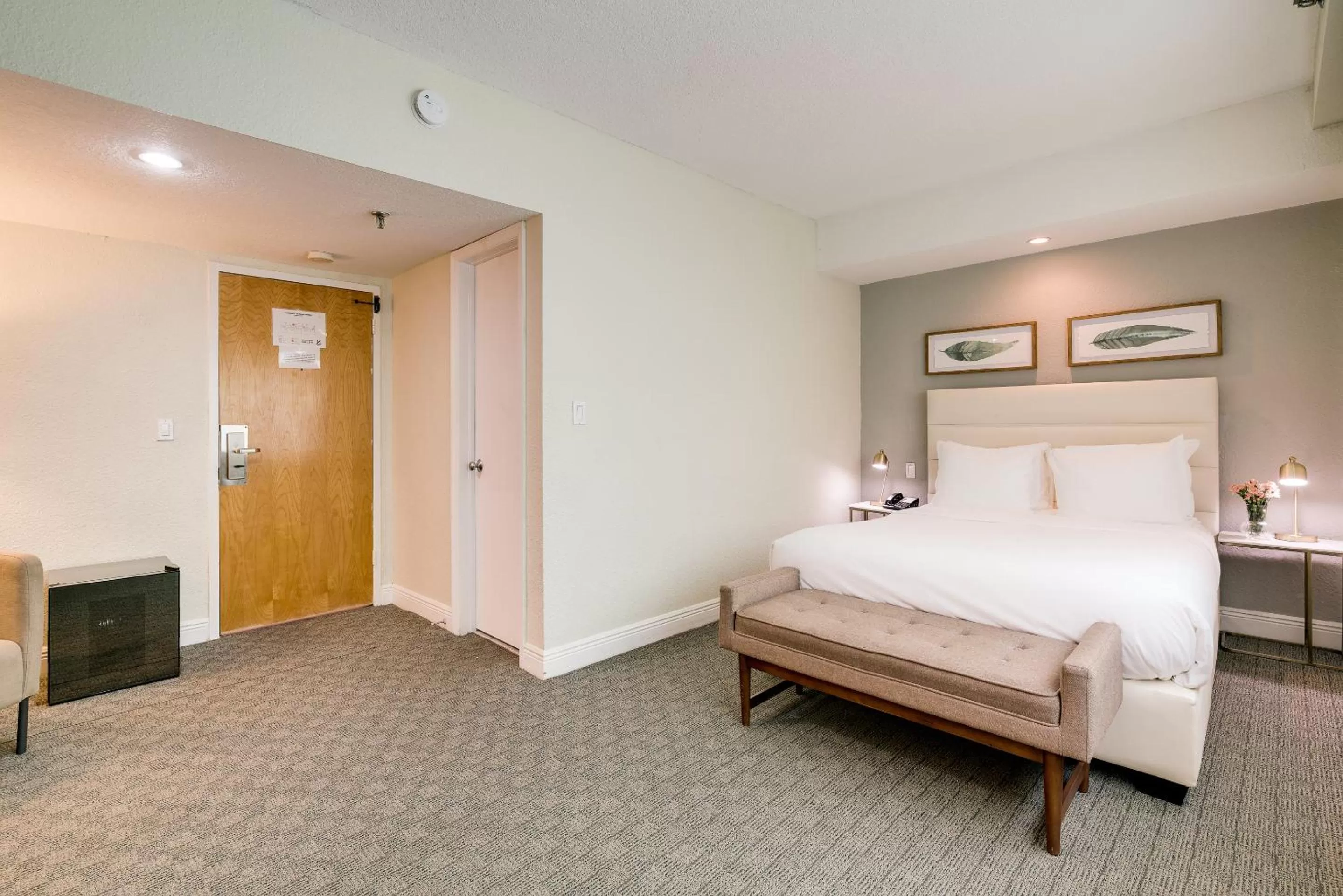 Bedroom, Bed in Crest Hotel Suites