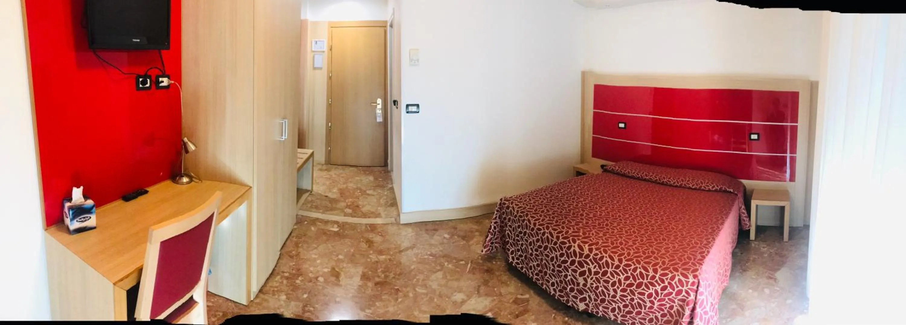 Photo of the whole room, Bed in Hotel San Carlo