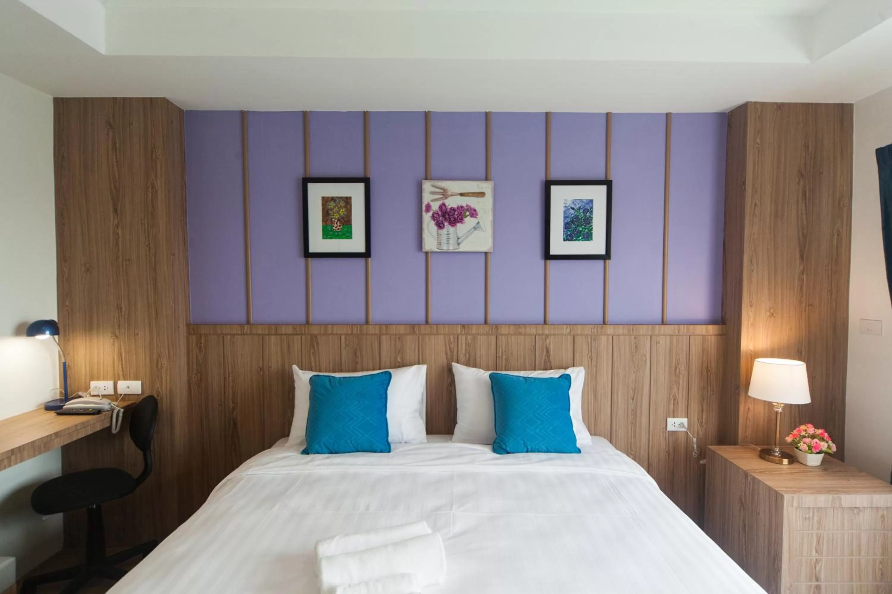 Bedroom, Bed in Anchan Laguna Hotel โรงแรมอัญชันลากูน่า