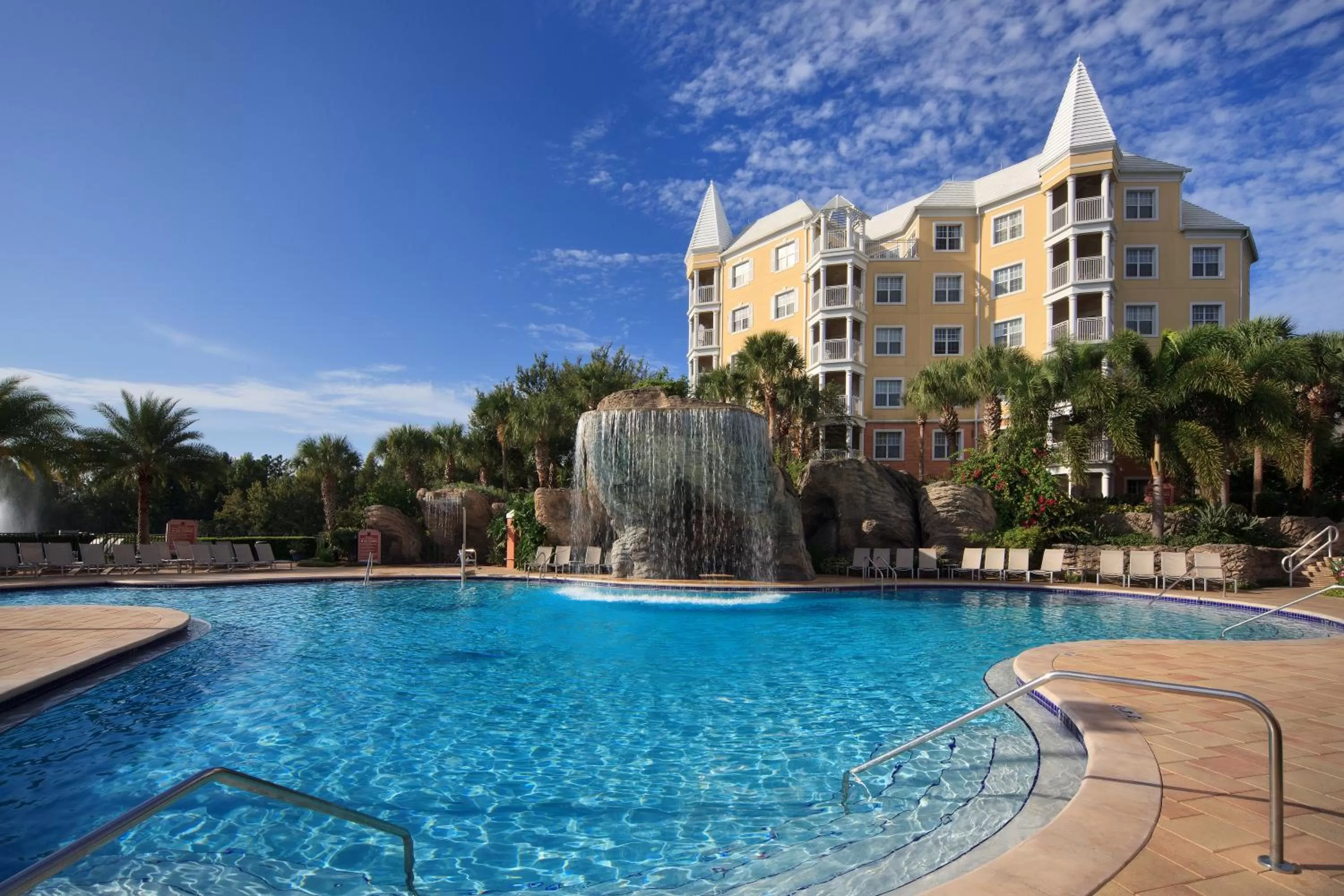 Swimming pool in Hilton Grand Vacations Club SeaWorld Orlando