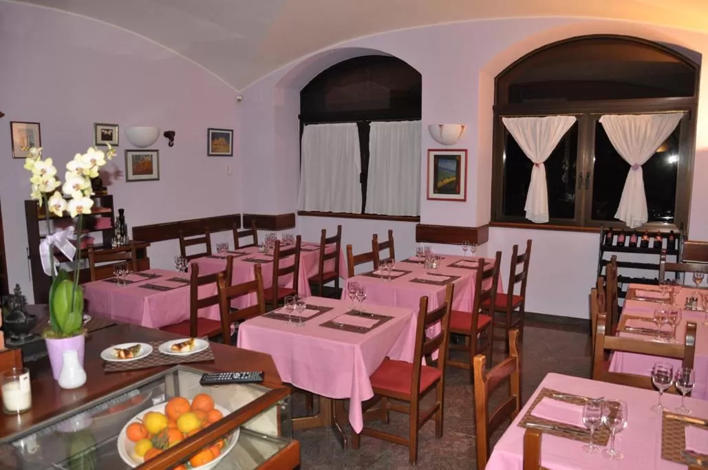 Restaurant/places to eat in Albergo Ponte Vecchio