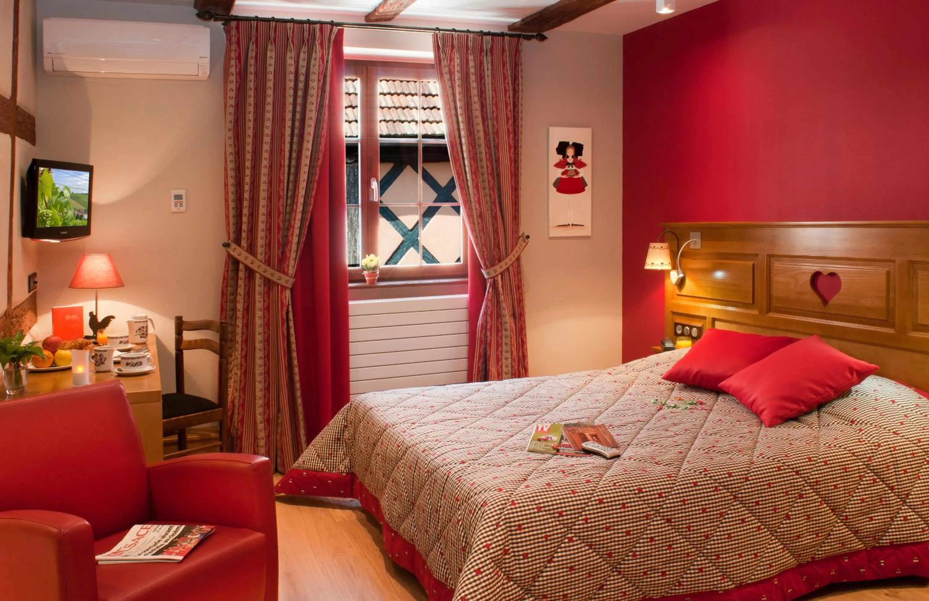 Photo of the whole room, Bed in L'Abbaye d'Alspach