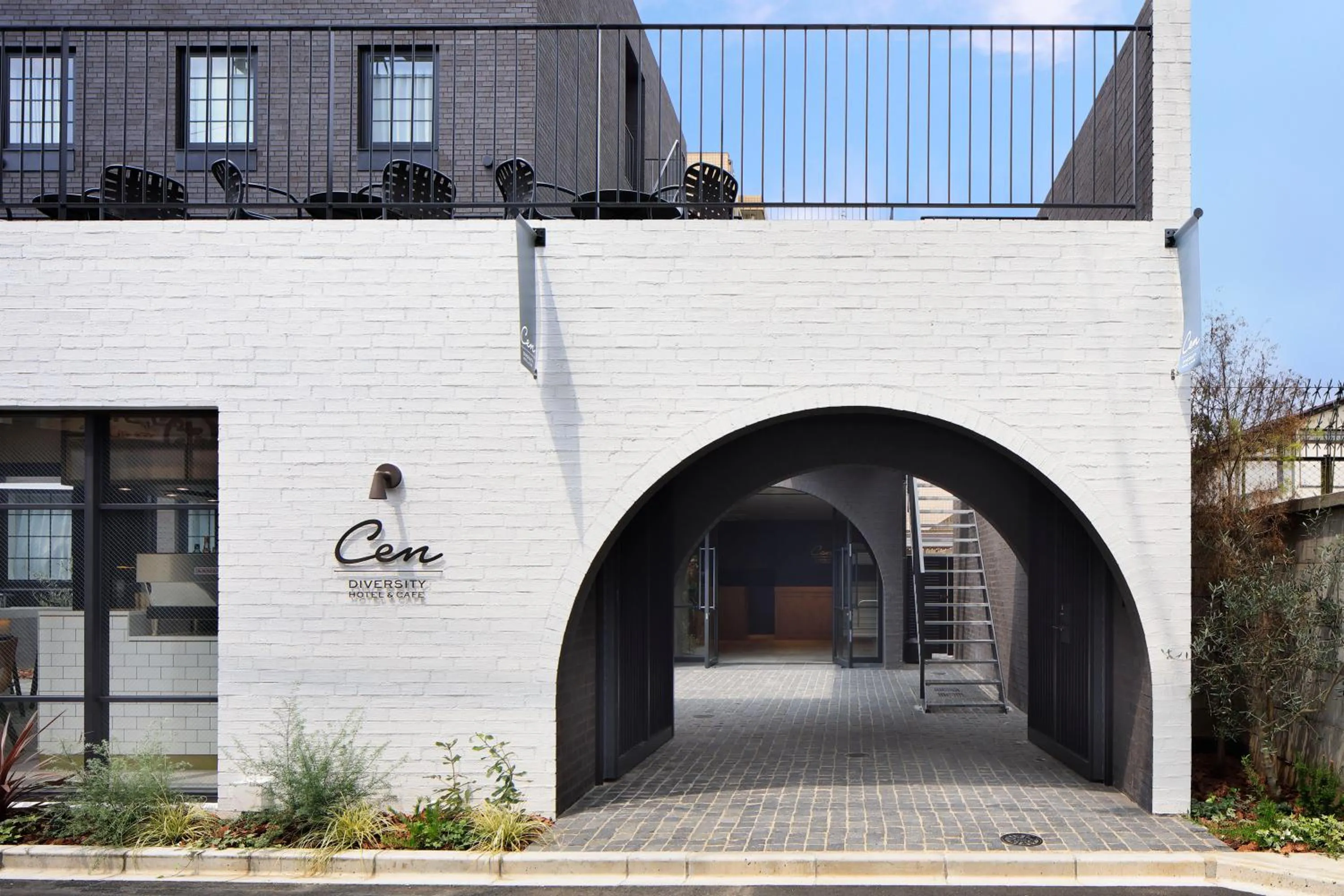 Property building in HOTEL CEN