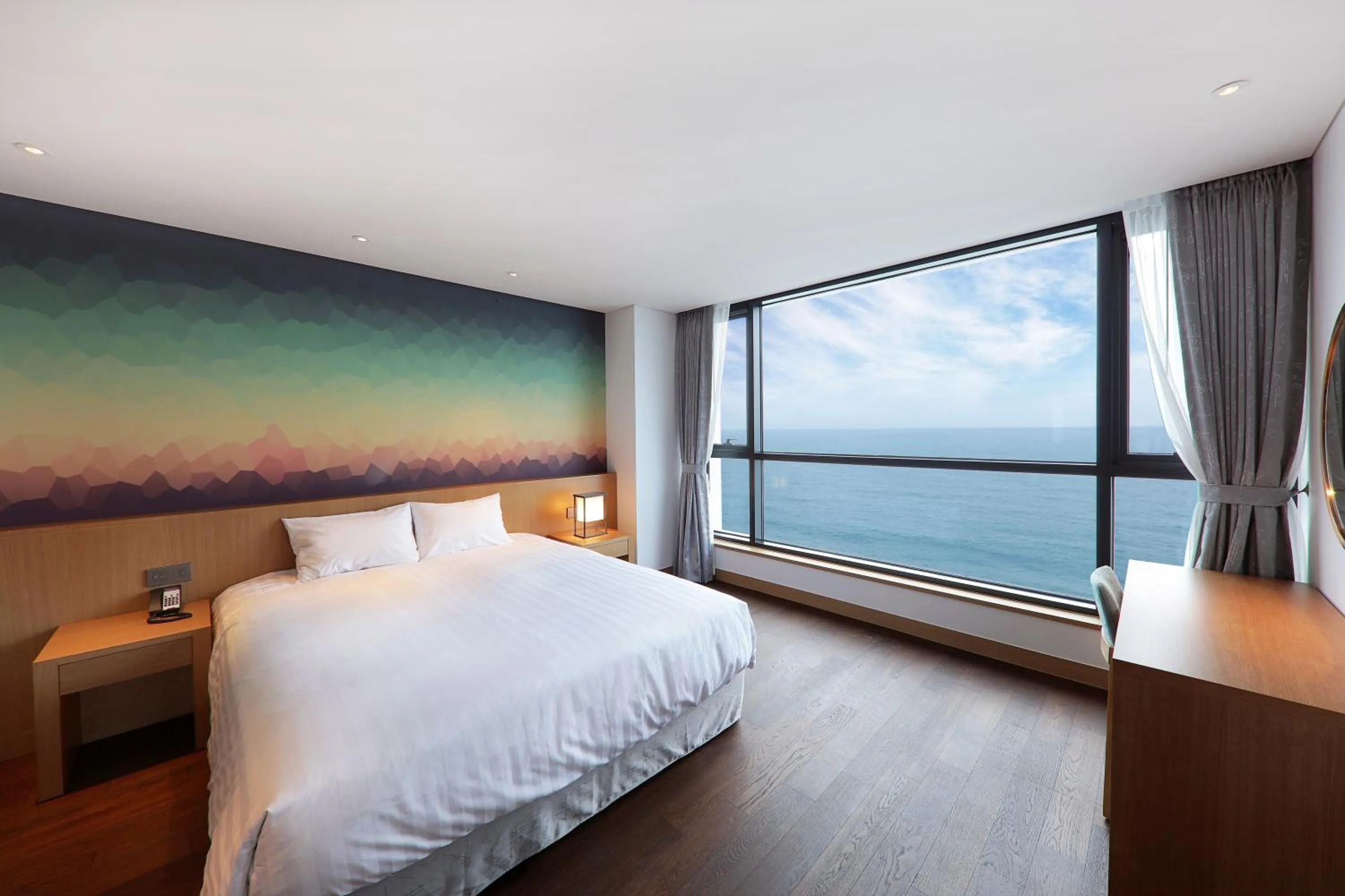 Photo of the whole room, Bed in Mercure Ambassador Ulsan