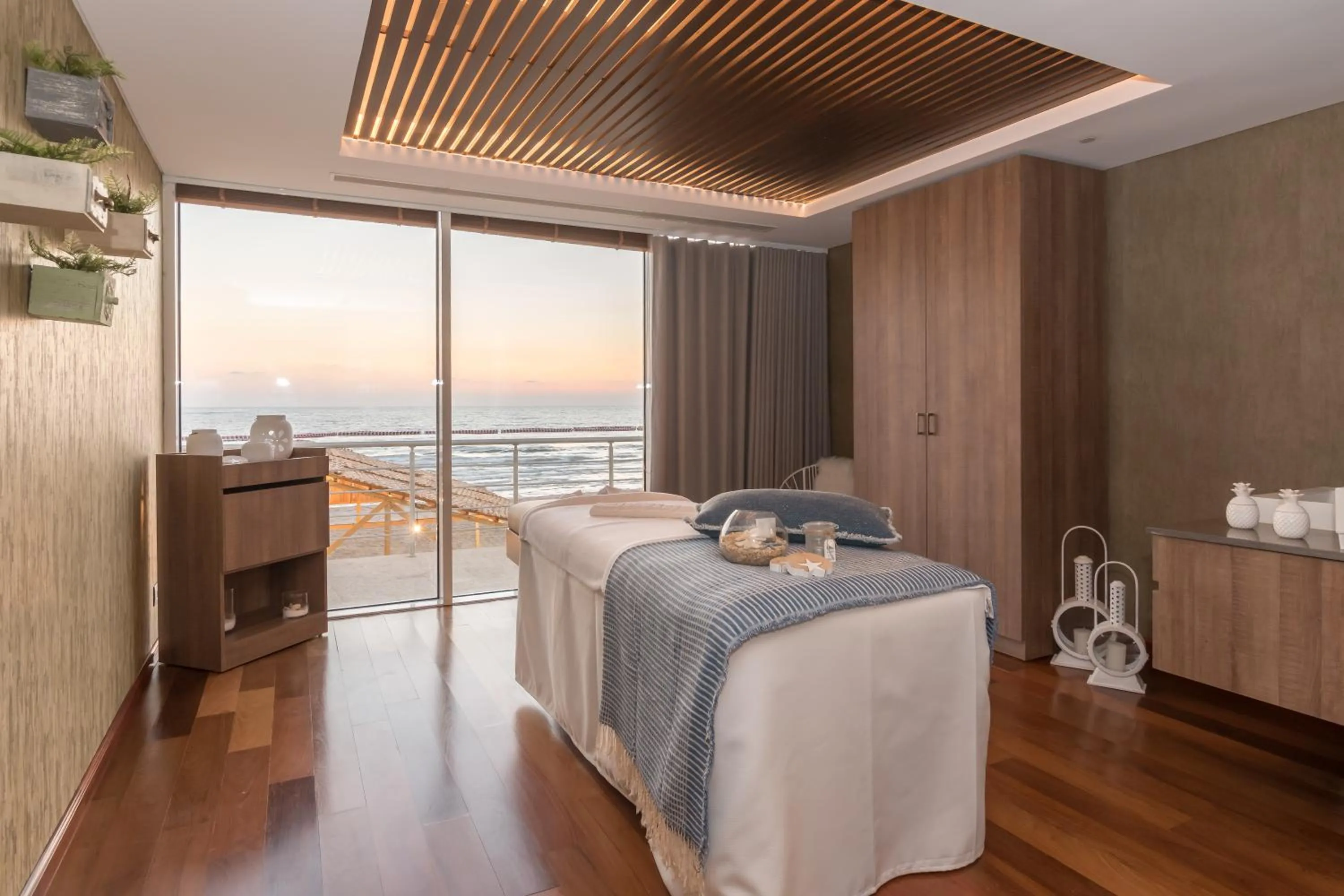 Massage, Bed in Lancaster Eden Bay