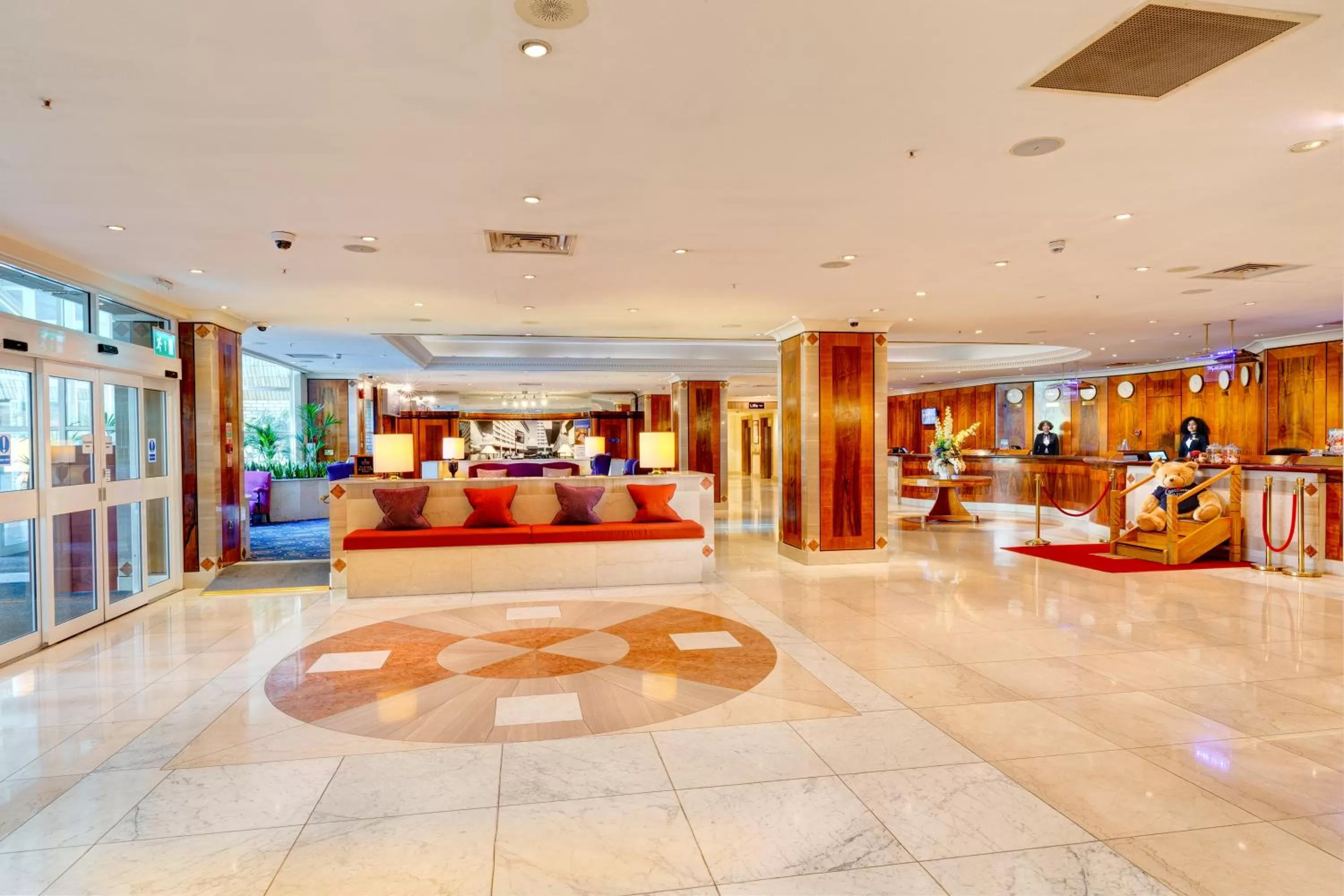 Lobby or reception in Copthorne Tara Hotel London Kensington