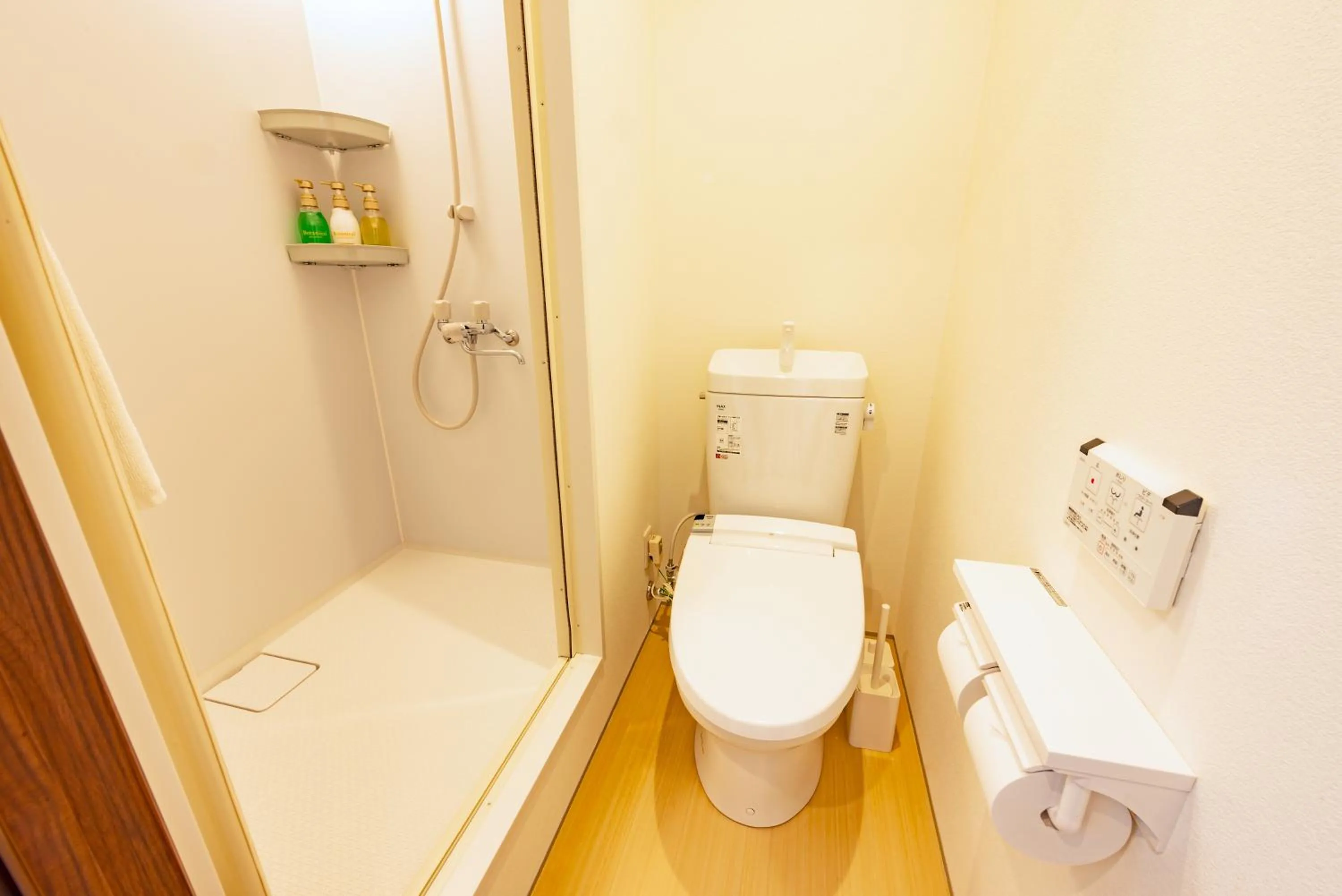 Shower in plat hostel keikyu sapporo sky