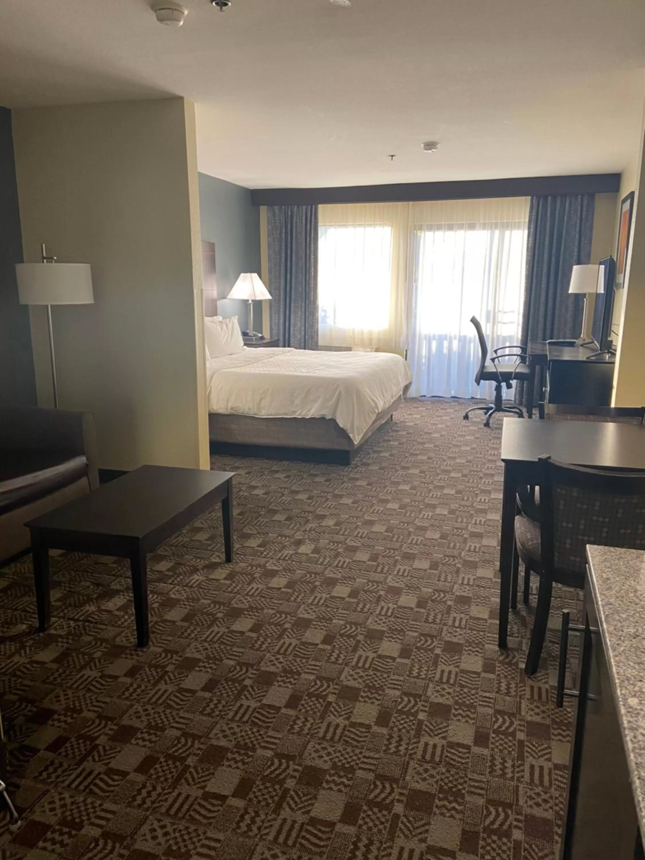 King Suite with Balcony in Holiday Inn Express Hotel & Suites Solana Beach-Del Mar by IHG