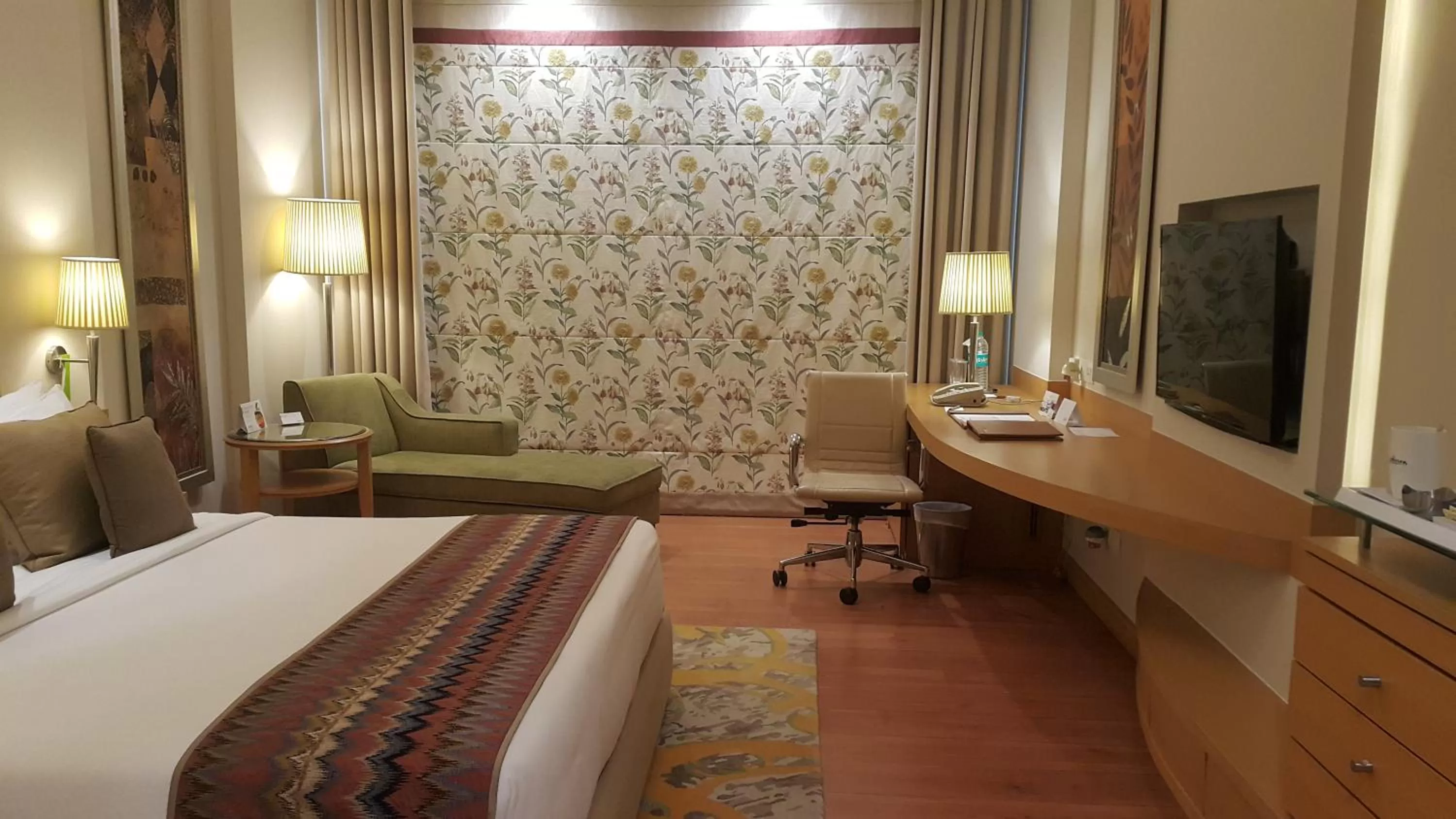 Bedroom, Bed in Radisson Noida