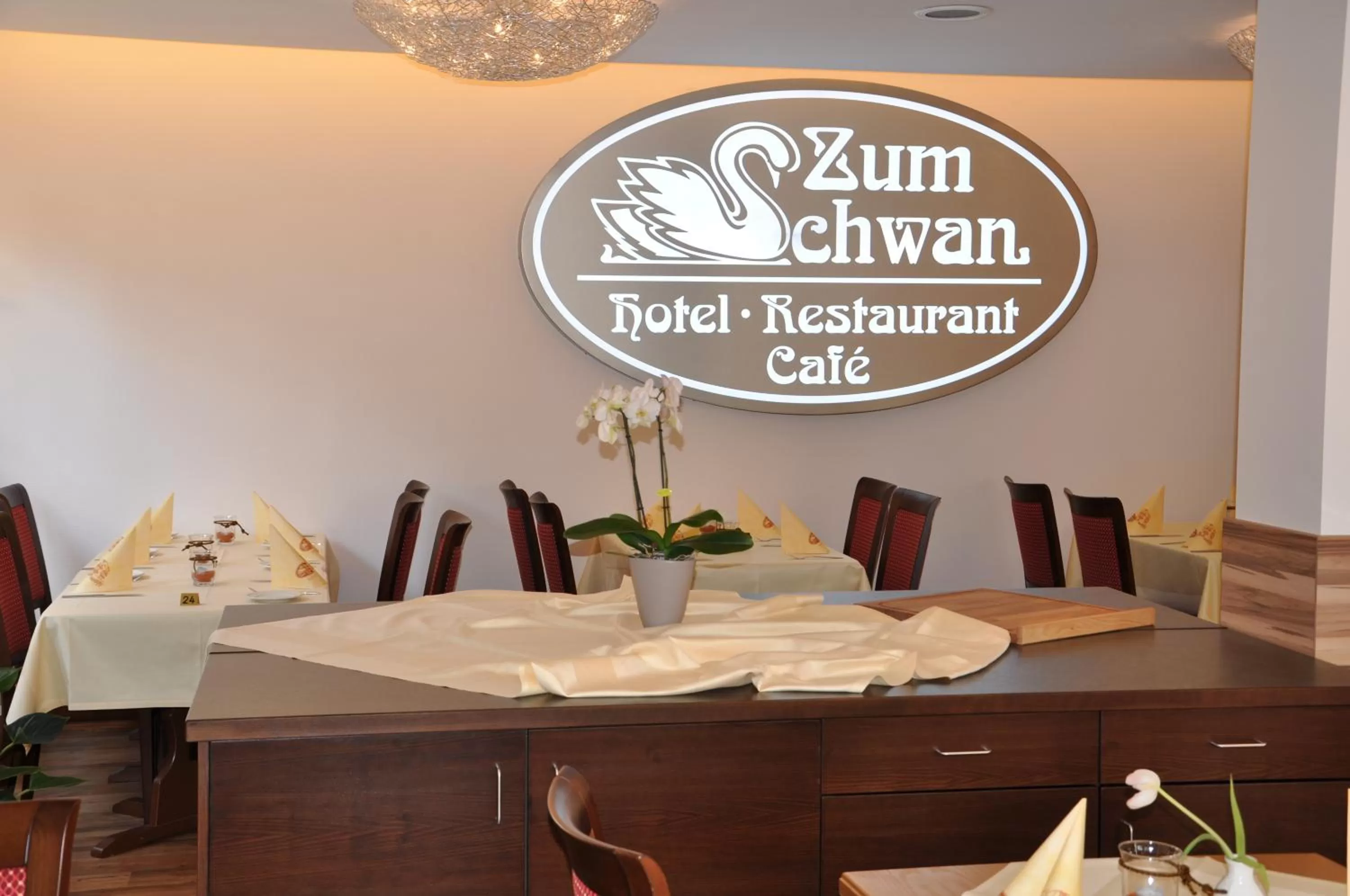 Restaurant/places to eat in Hotel Restaurant Zum Schwan