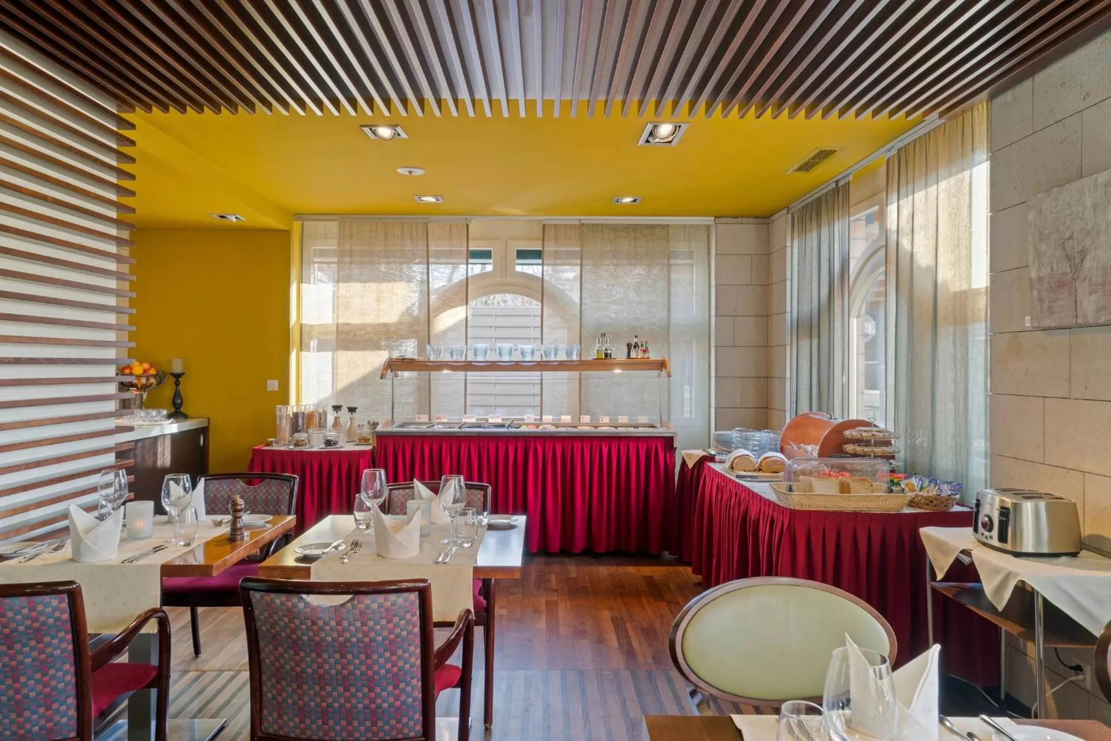 Restaurant/places to eat in Hotel Conti Dietikon