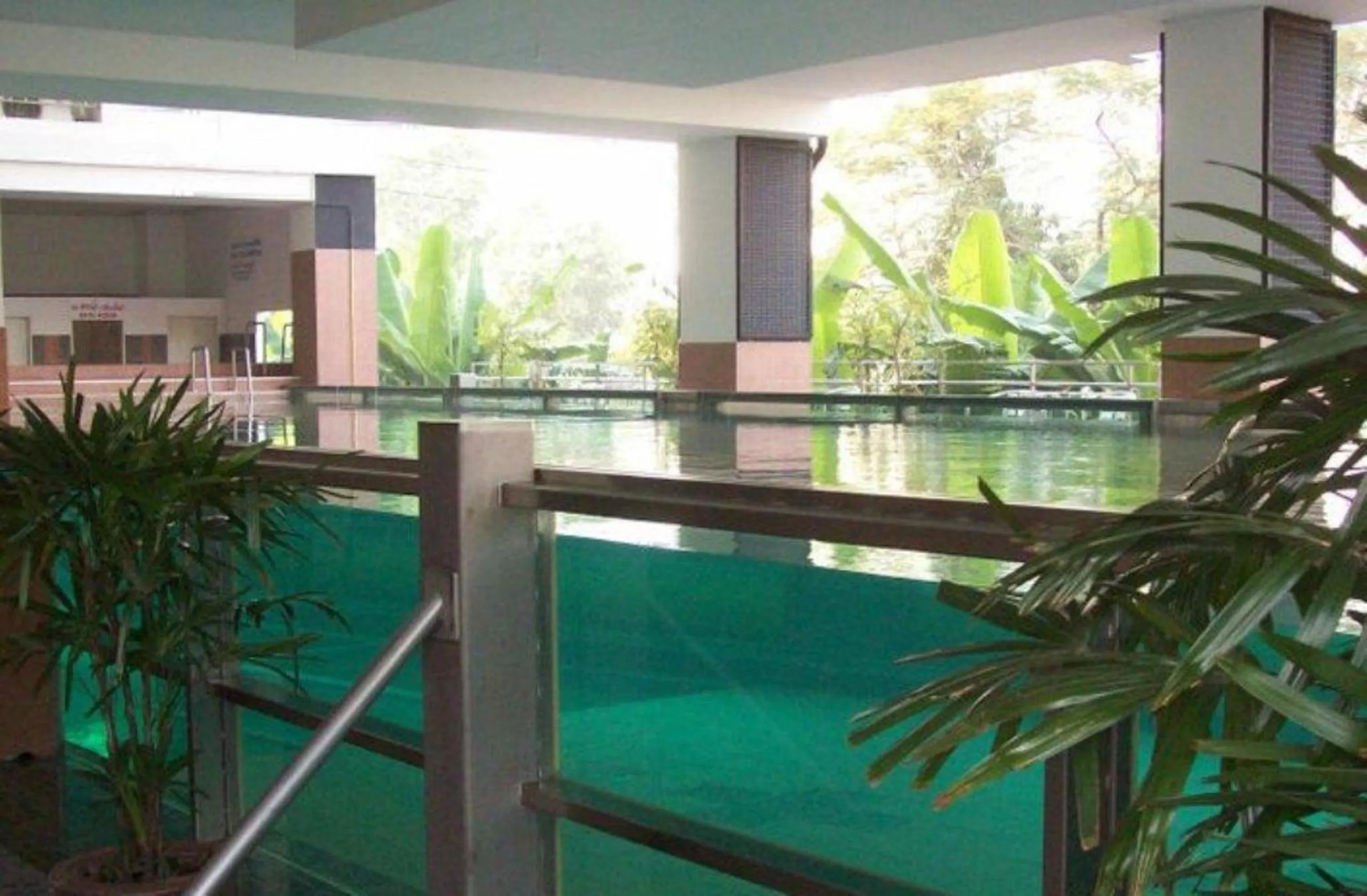 Swimming pool in Ratchada 17 Place