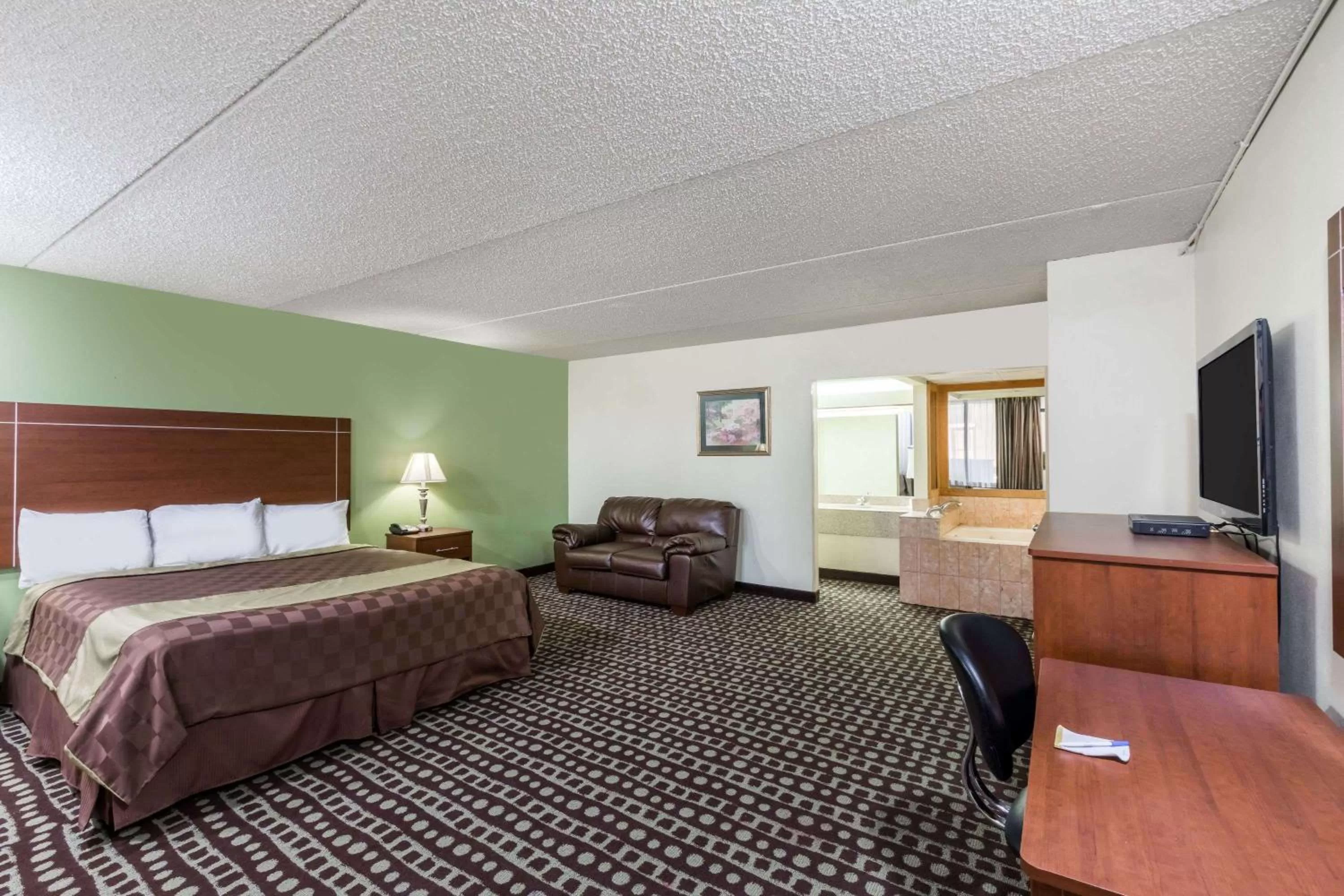 Photo of the whole room, Bed in Days Inn by Wyndham Midland