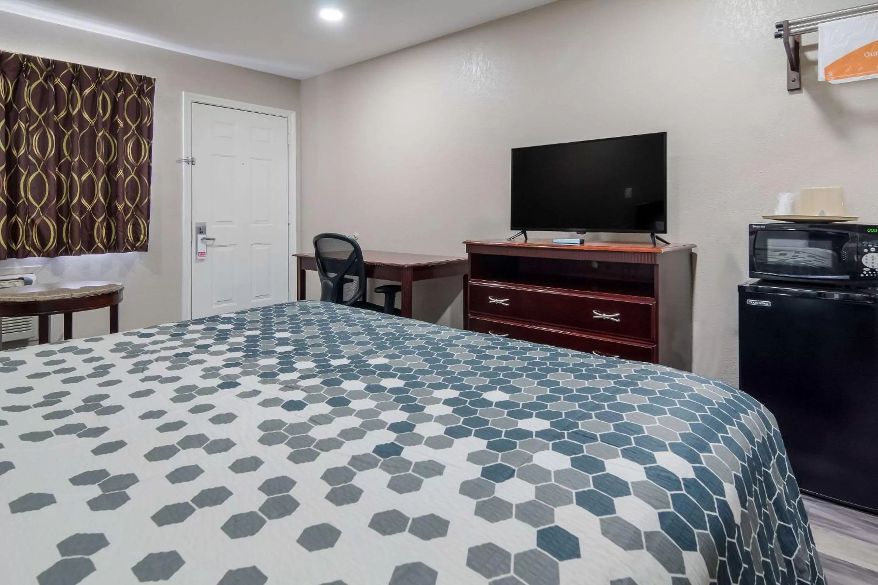 Bedroom, Bed in Econo Lodge Waco North I-35