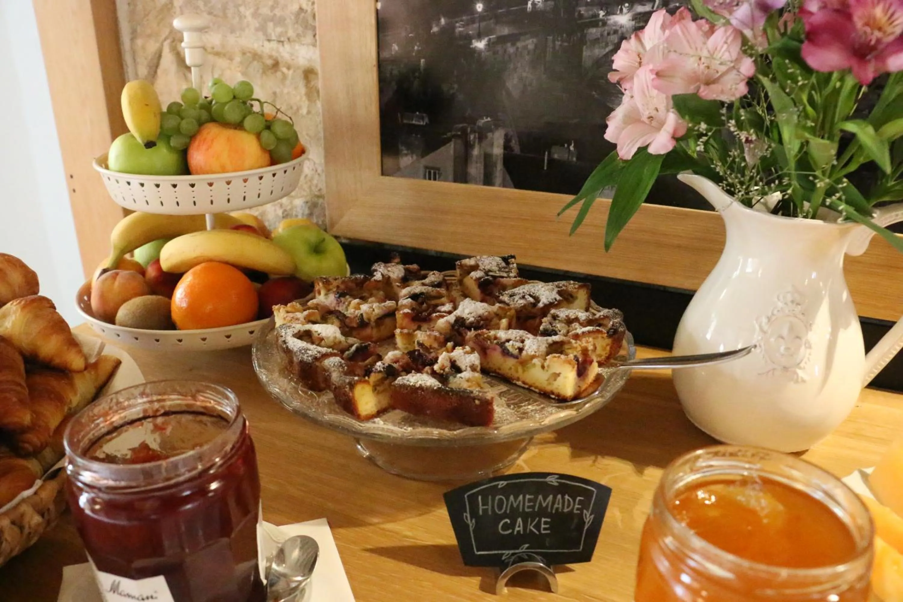 Breakfast in Hotel At the Green Grape