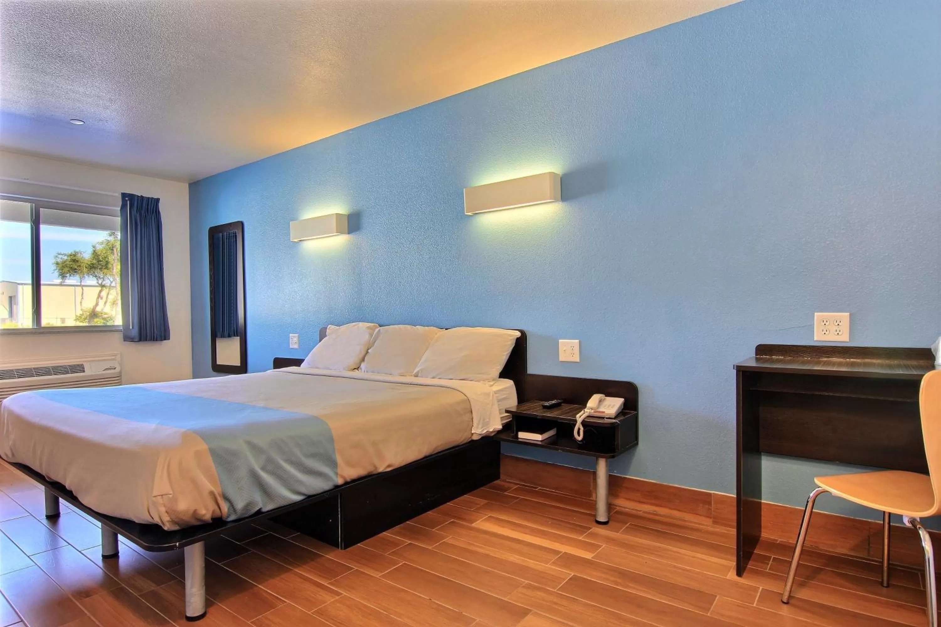 Bedroom, Bed in Motel 6-Rockport, TX