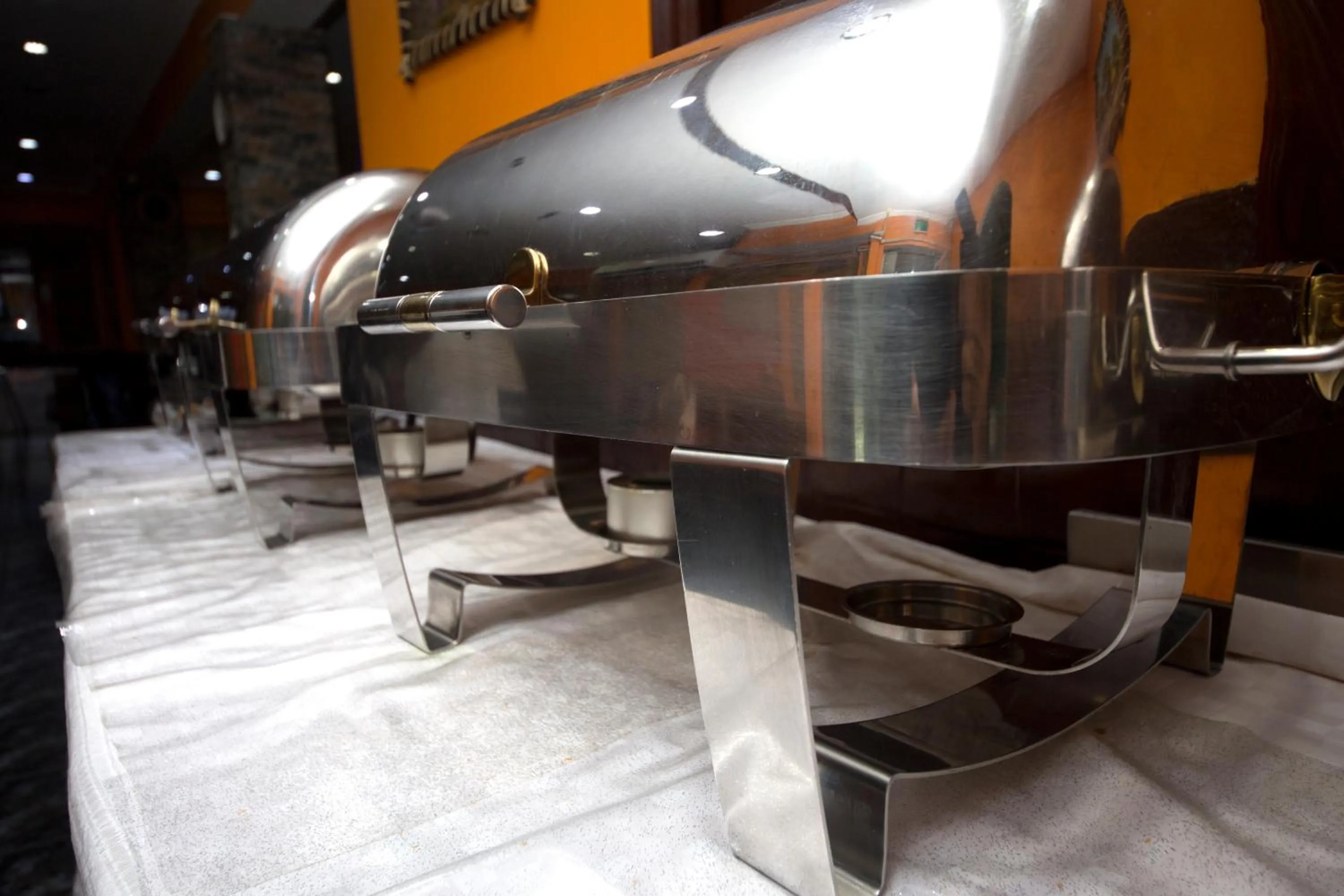 Restaurant/places to eat in White Fort Hotel