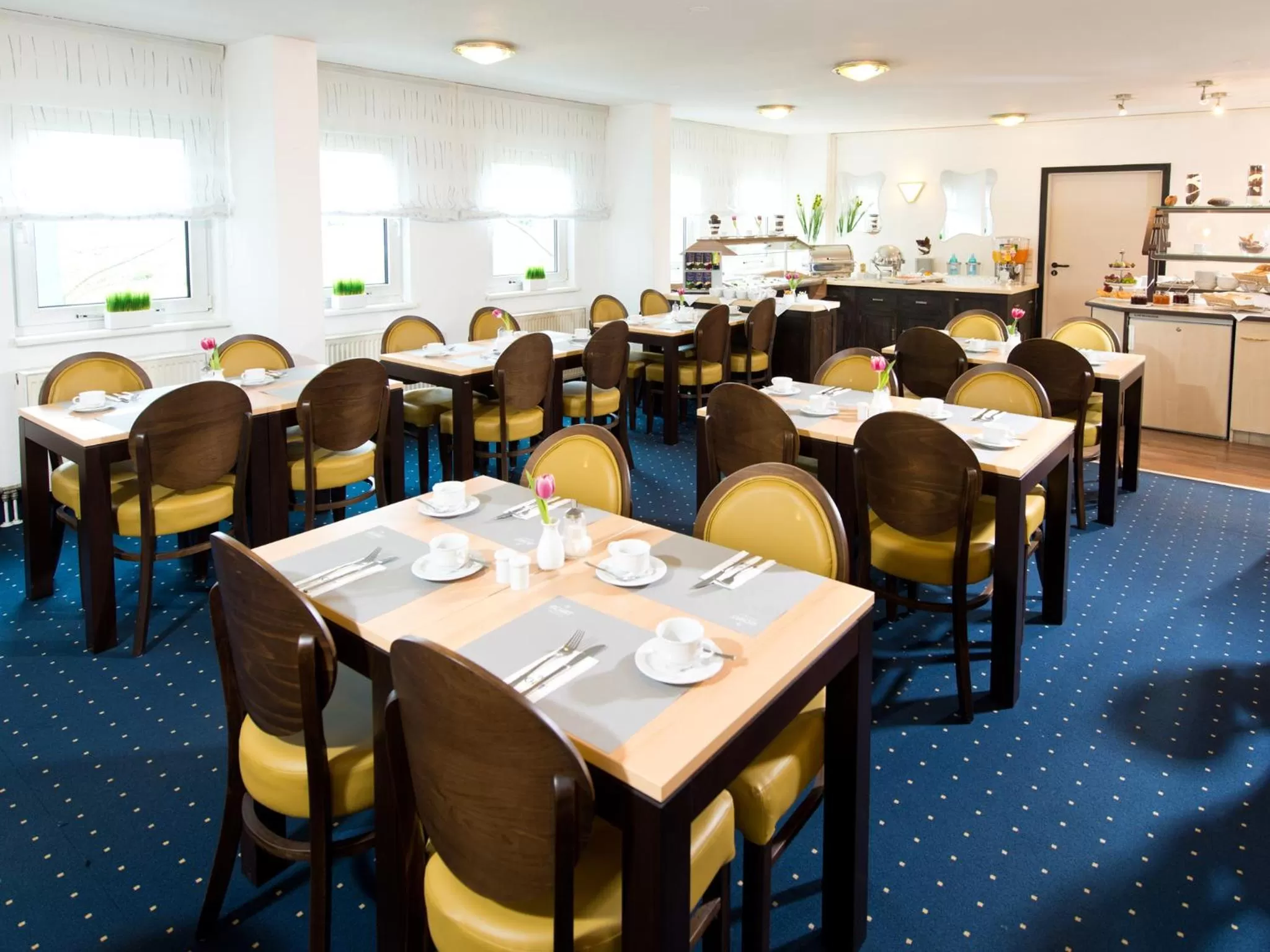 Restaurant/places to eat in ACHAT Hotel Darmstadt Griesheim