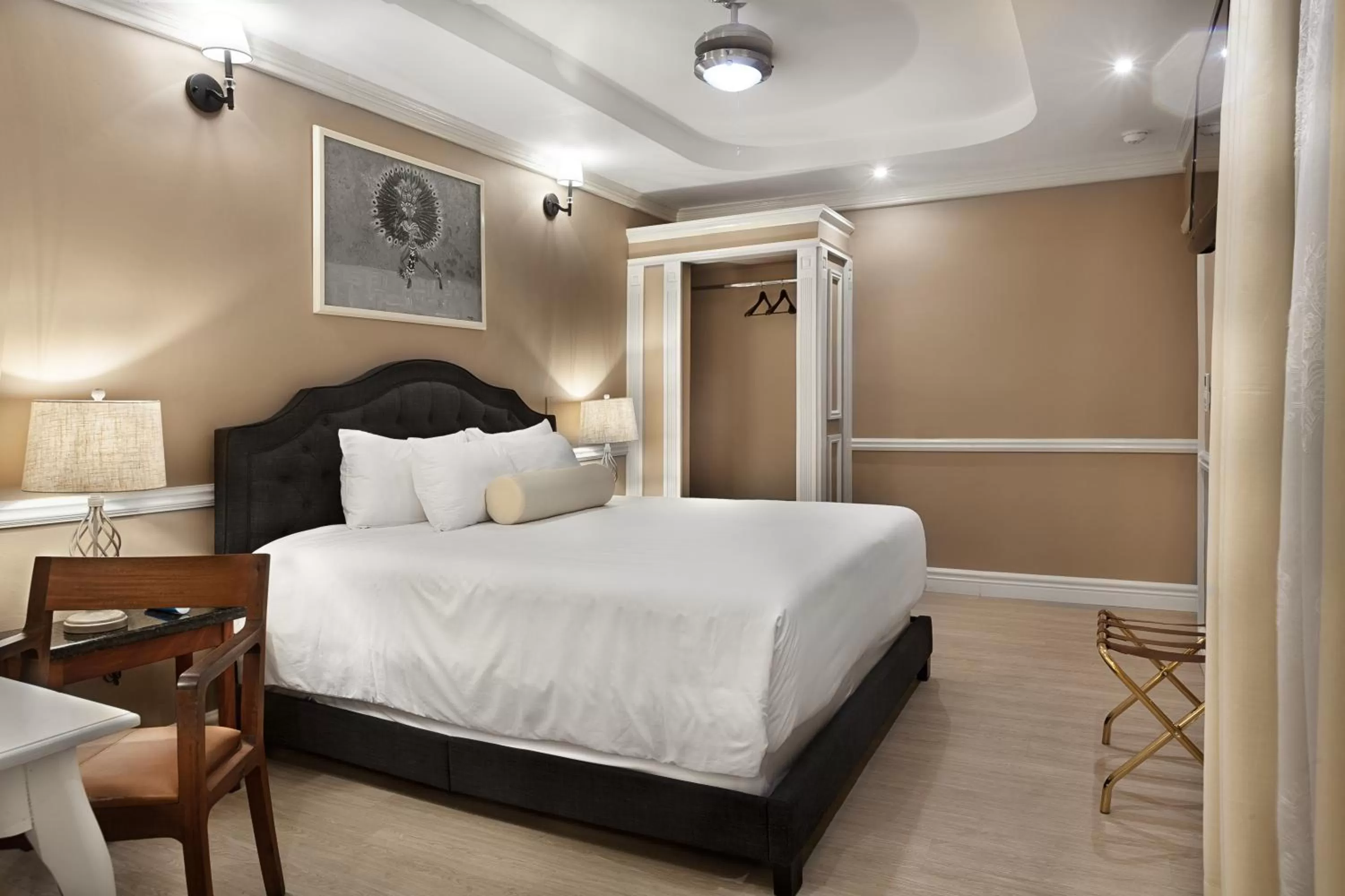 Photo of the whole room, Bed in Hotel la Perla Leon