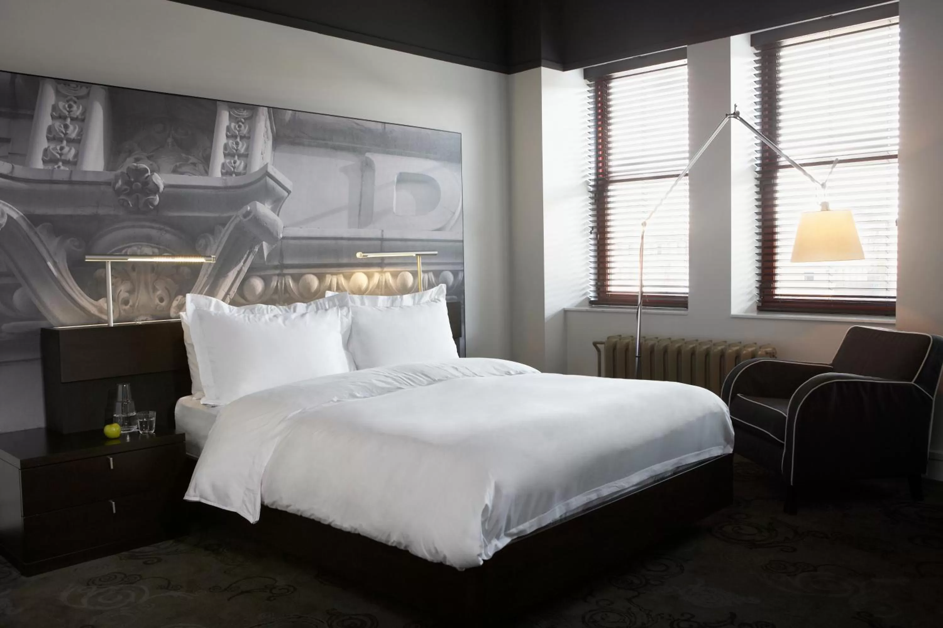 Bed in Hôtel Le Germain Québec