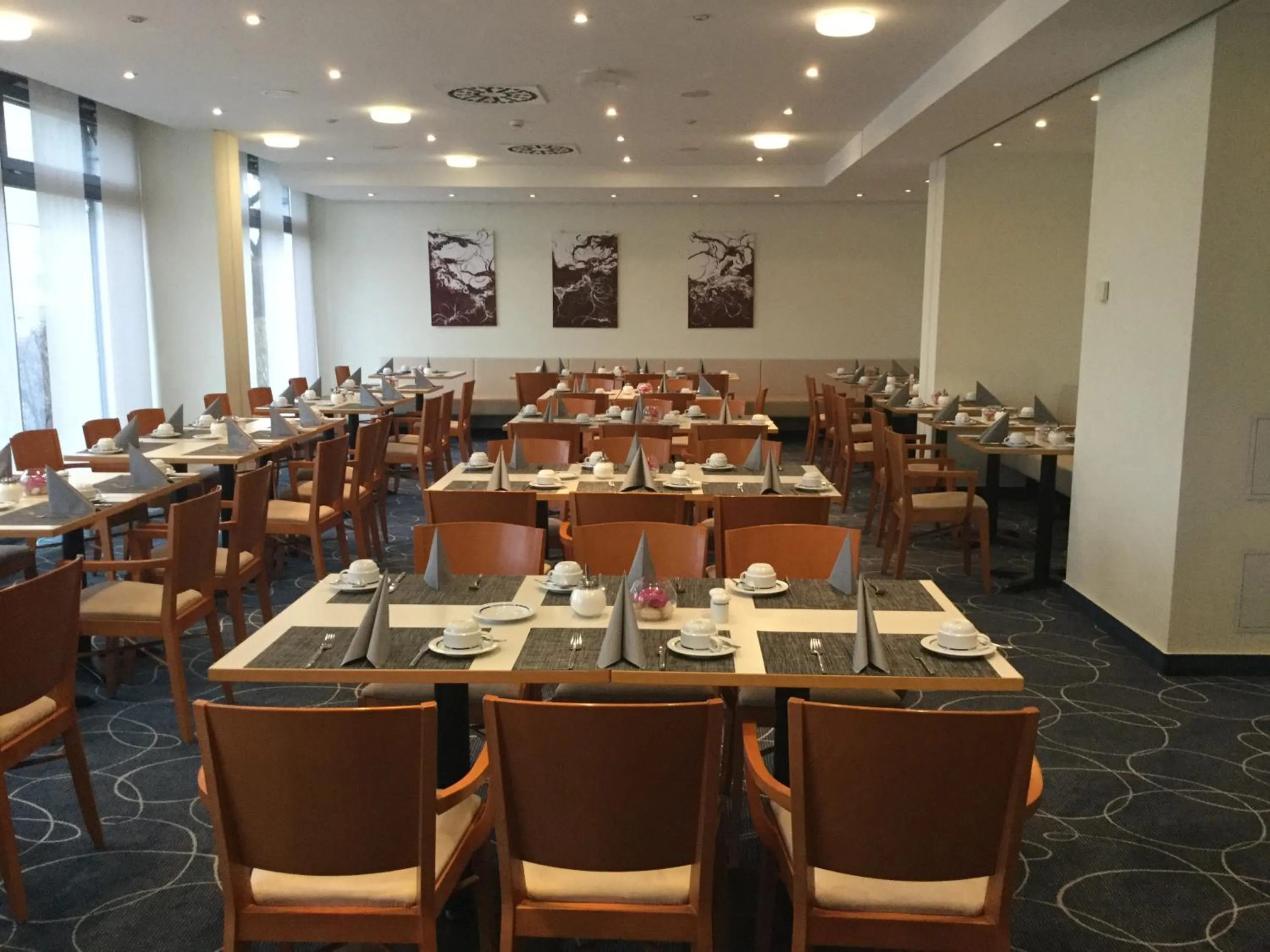 Restaurant/places to eat in Mercure Hotel Riesa Dresden Elbland