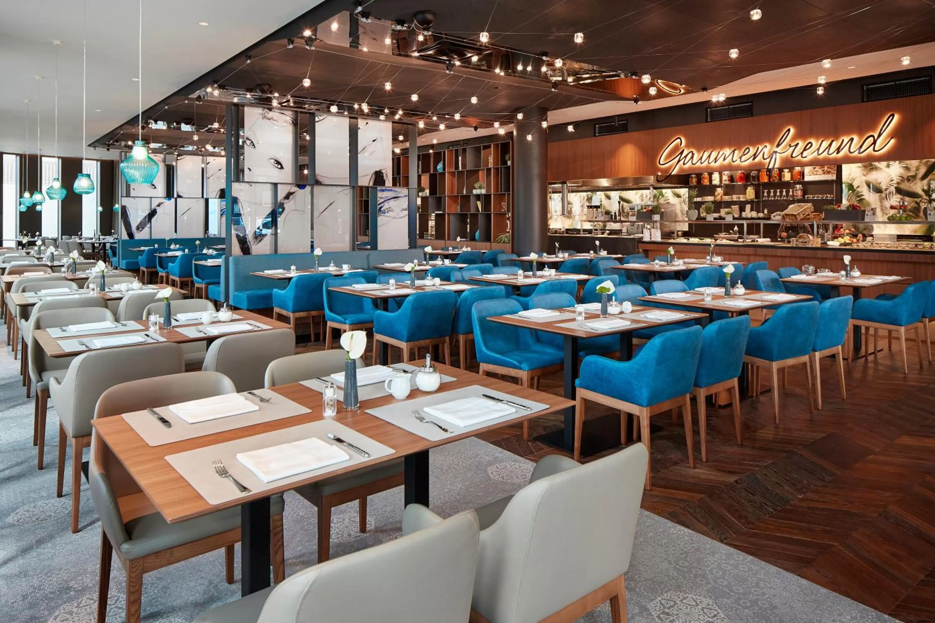 Restaurant/places to eat in HYPERION Hotel München