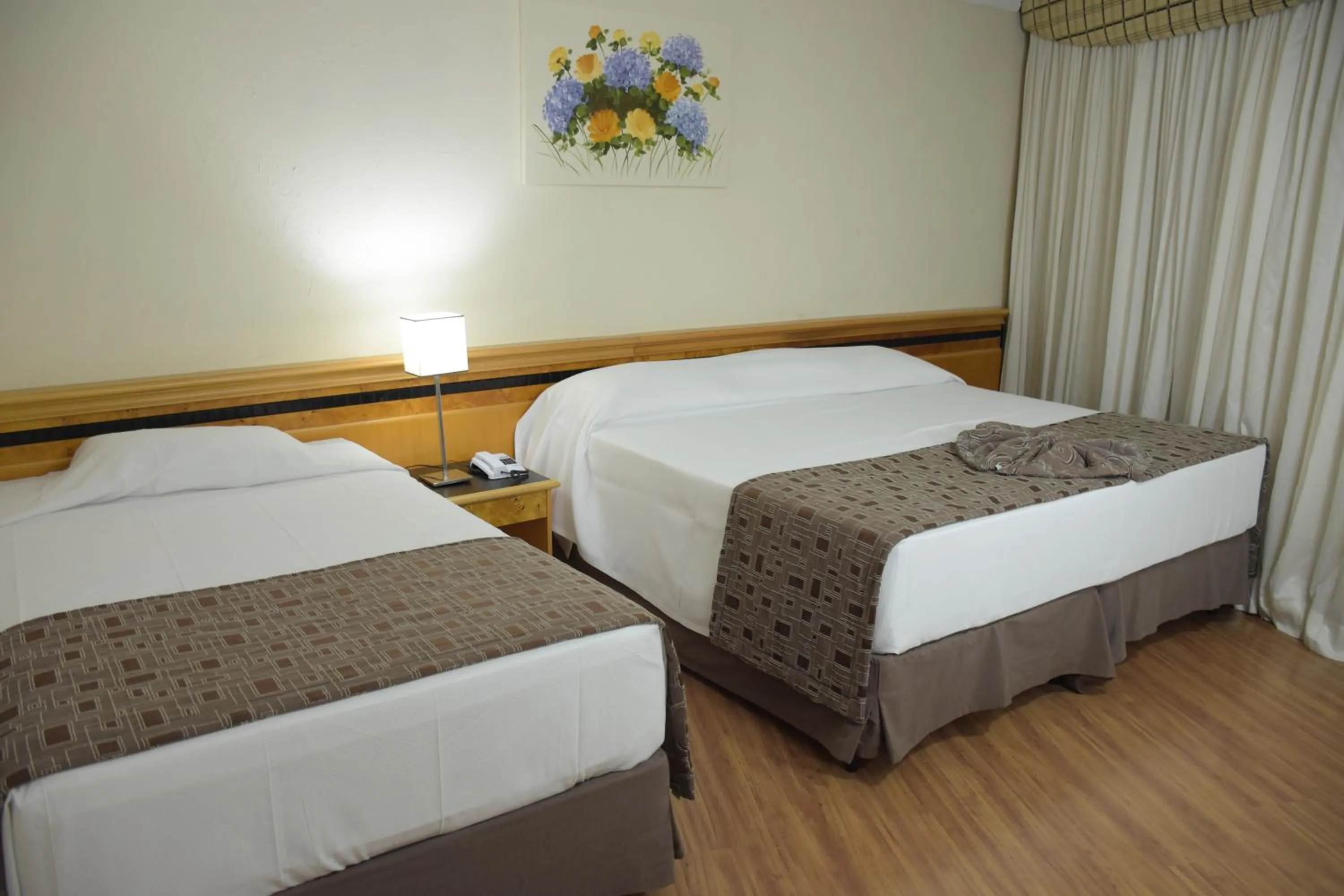 Bedroom, Bed in Hotel Golden Park Internacional Foz & Convenções By Nacional Inn