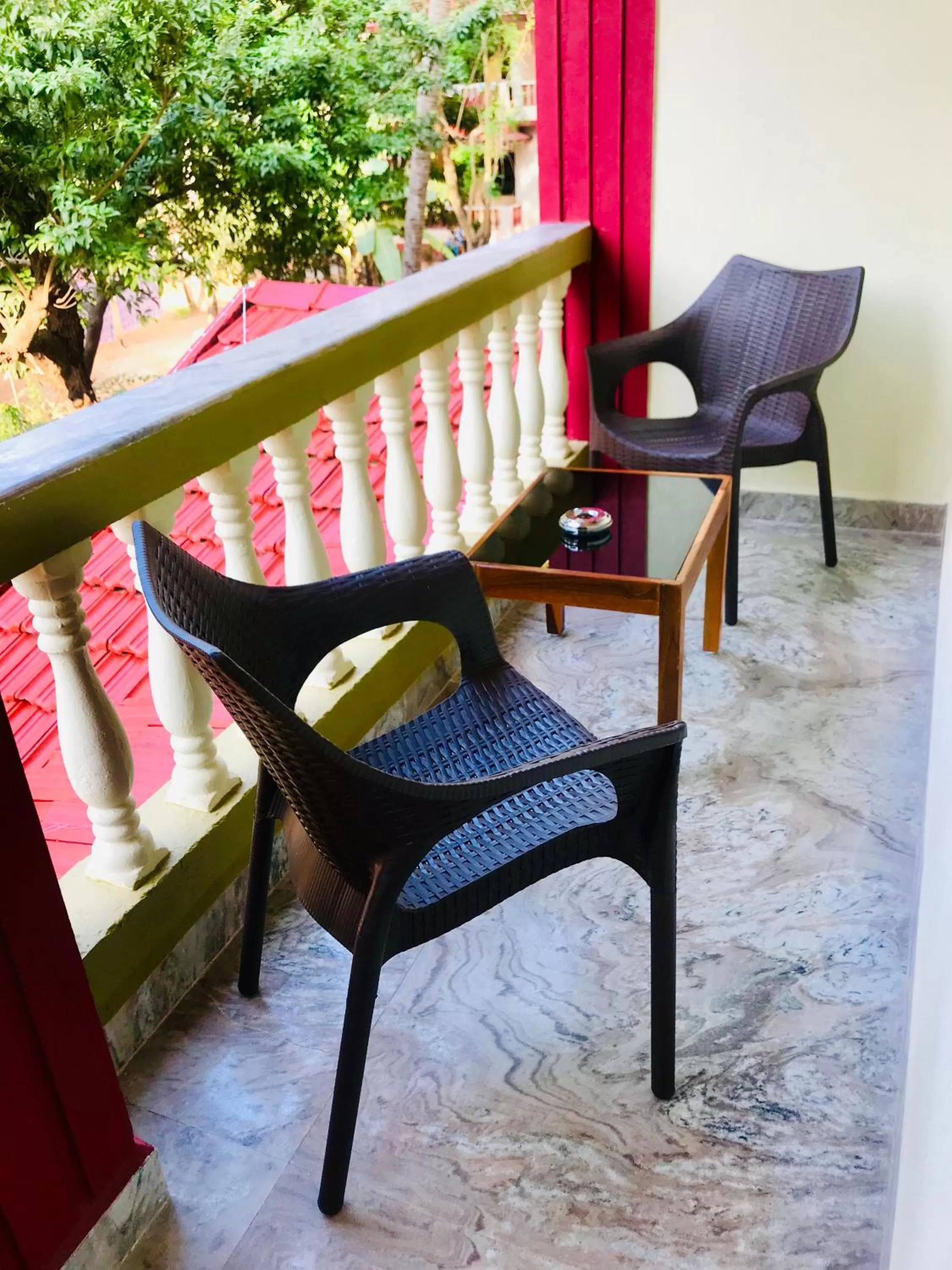 Balcony/Terrace in LaligurasVilla Beachside Escape - 100m to Beach