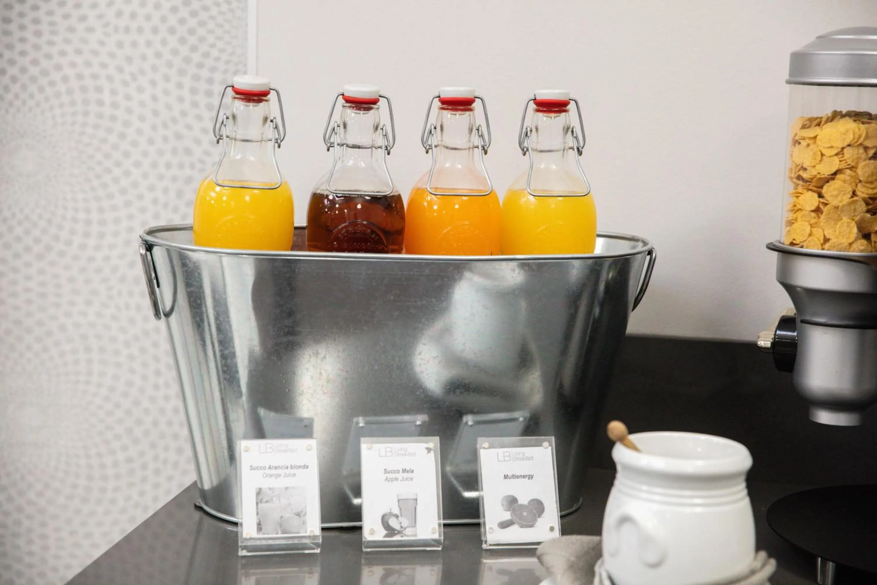 Restaurant/places to eat in Hotel Esperia