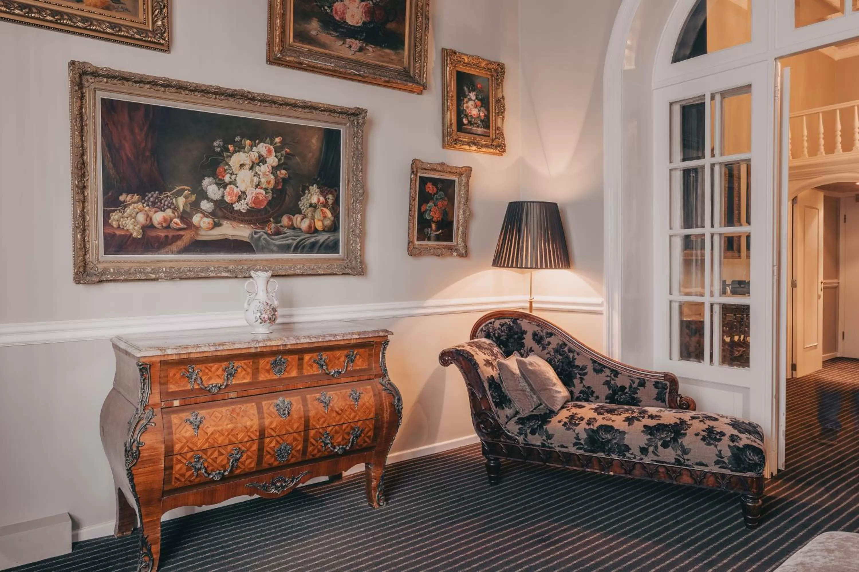 Living room in Hotel Manos Premier