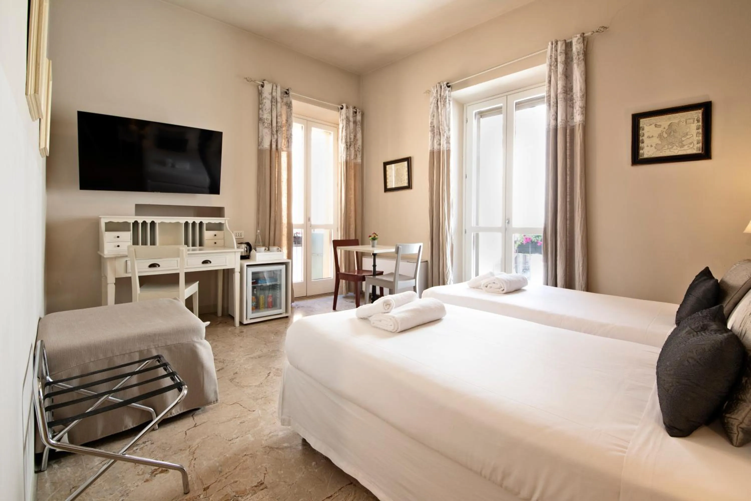 Bed in Hotel Broletto - Centro Storico