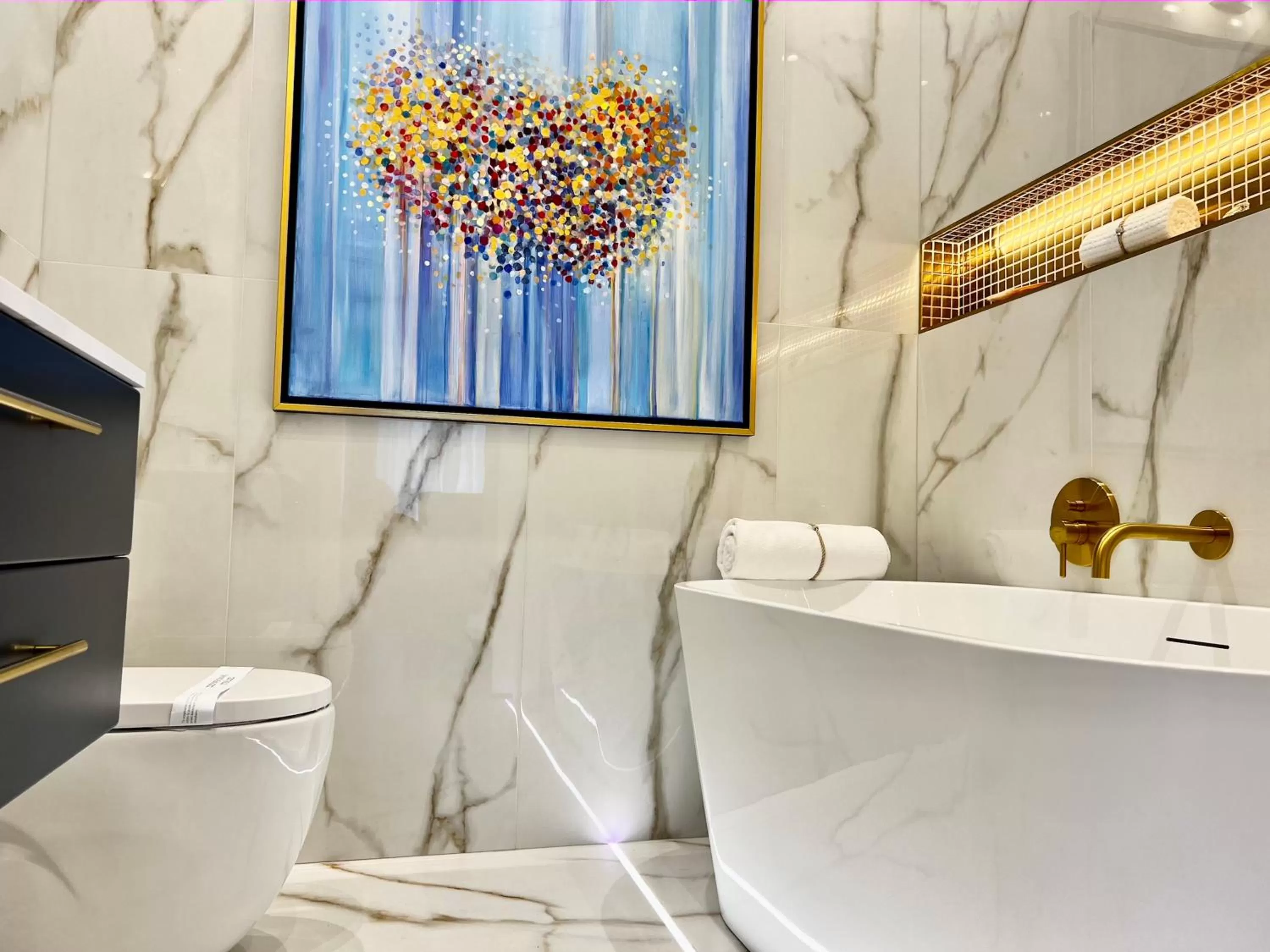 Bathroom in Luxury Apartments MONDRIAN Market Square III