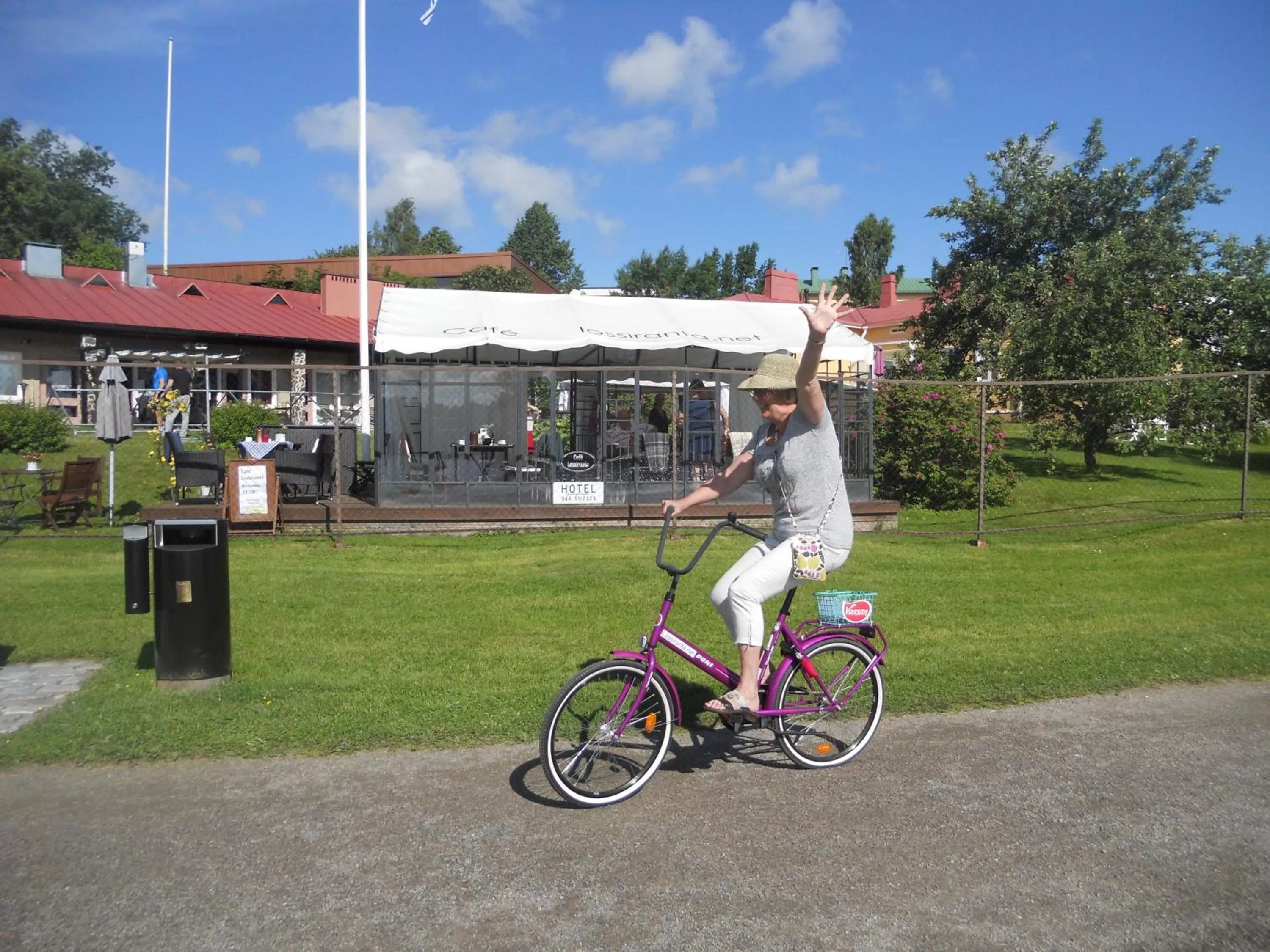 Cycling in Lossiranta Lodge