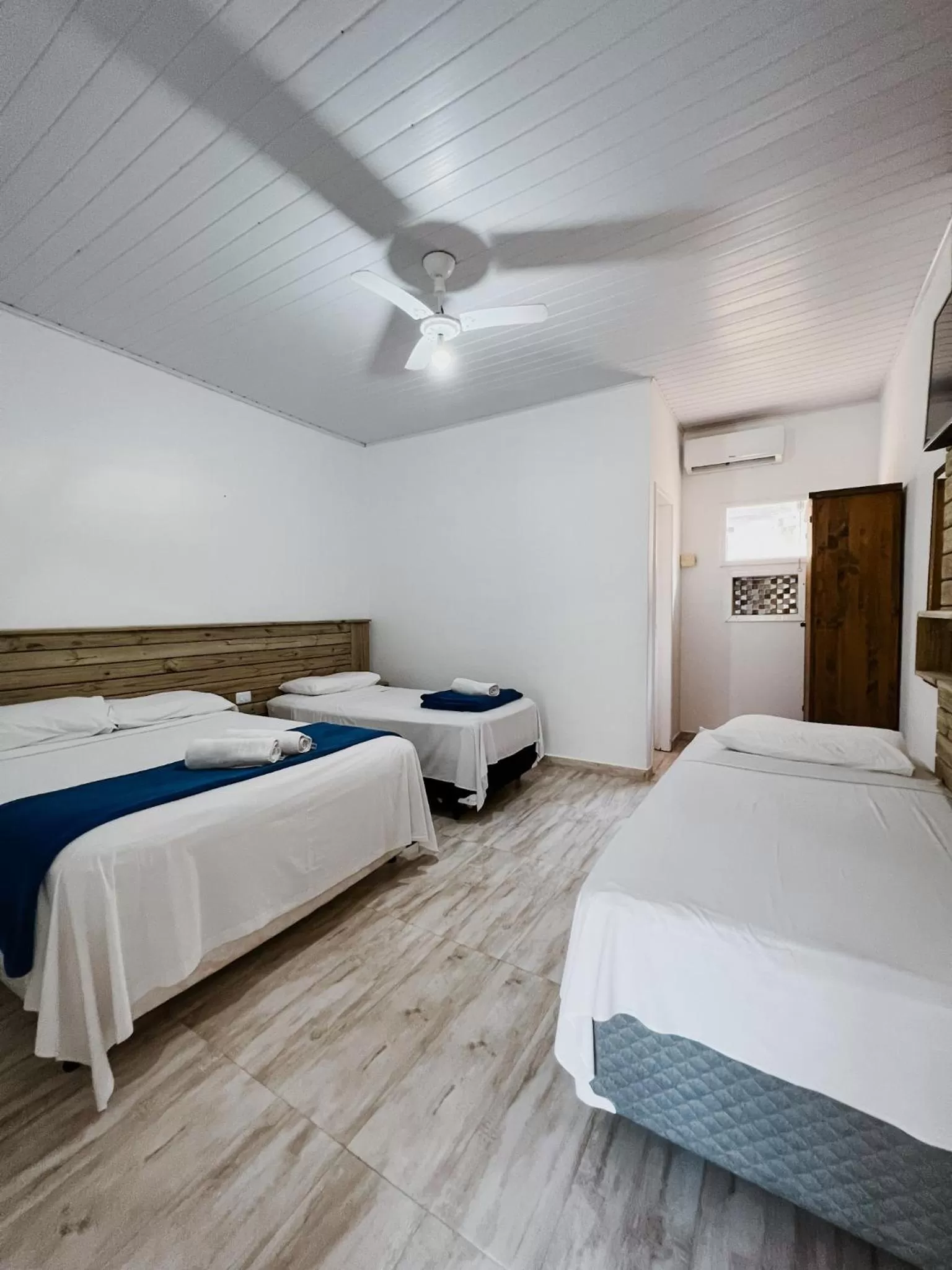 Photo of the whole room in Pousada Marinamarela