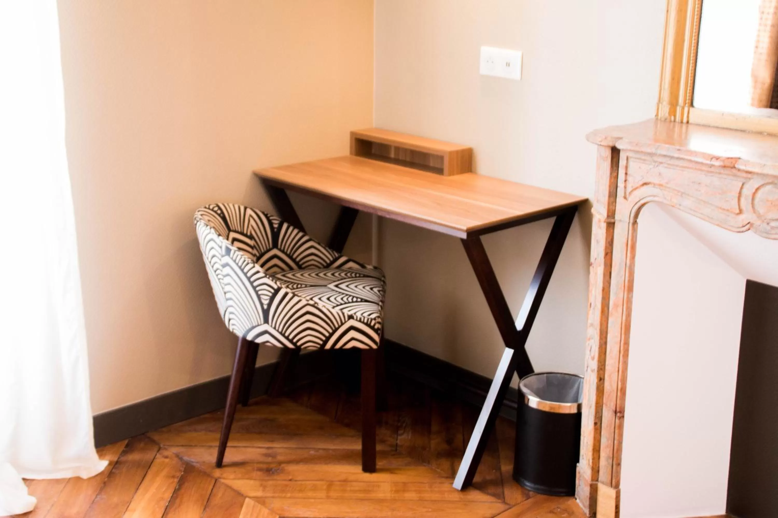 Decorative detail in Excelsior Batignolles