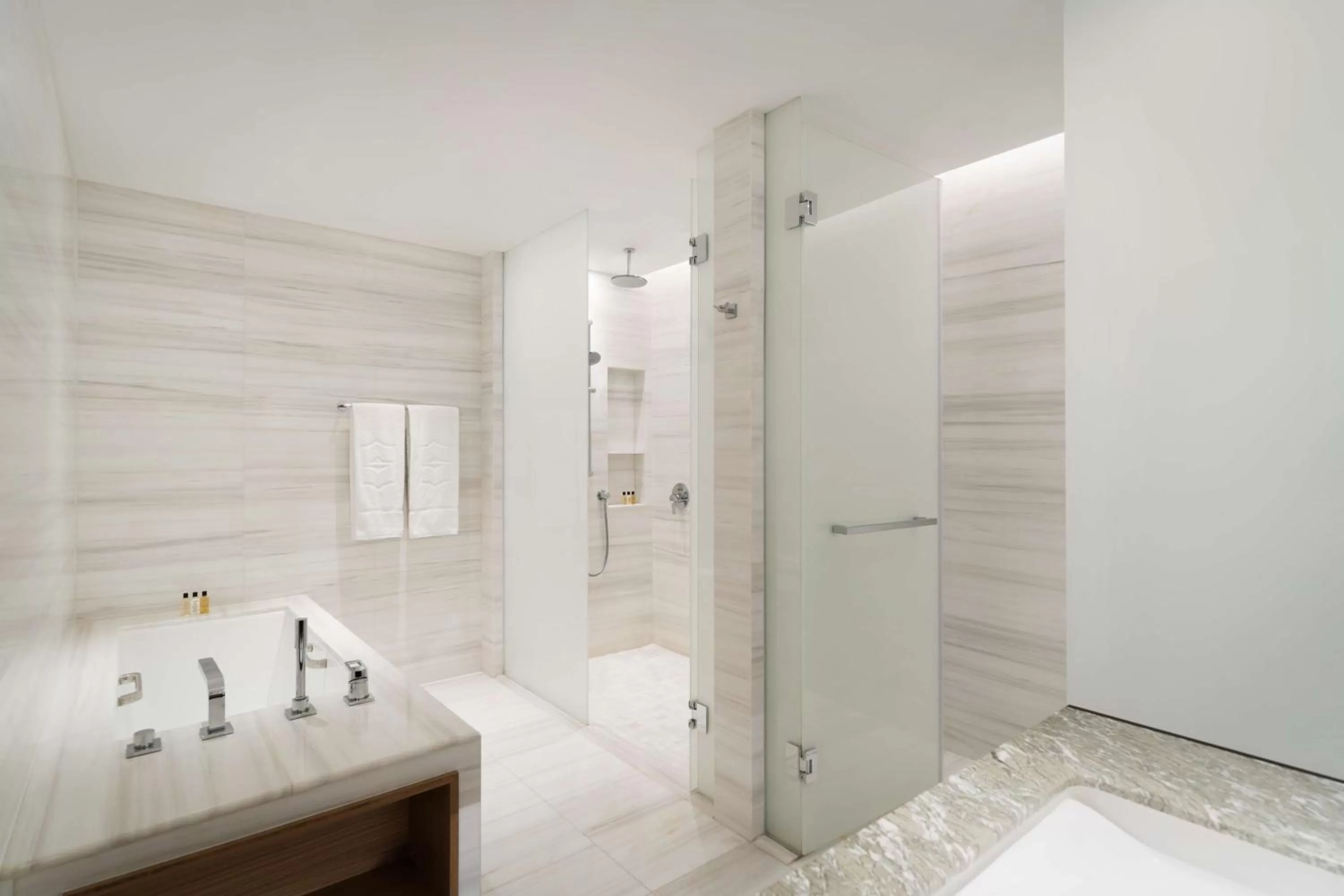 Bathroom in Shangri-La Singapore