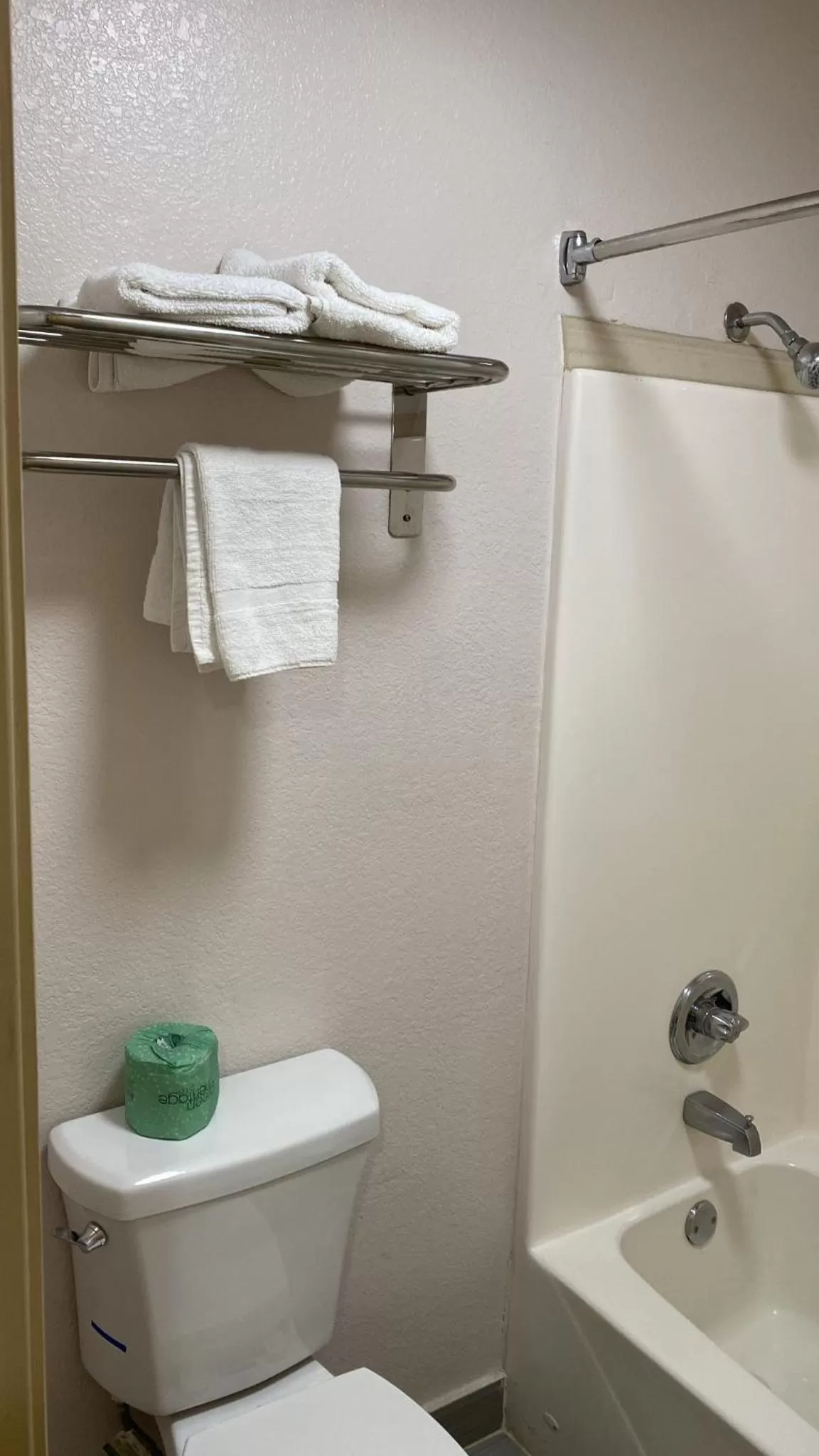 Shower in Country Hill Inn & Suite Eagle Pass