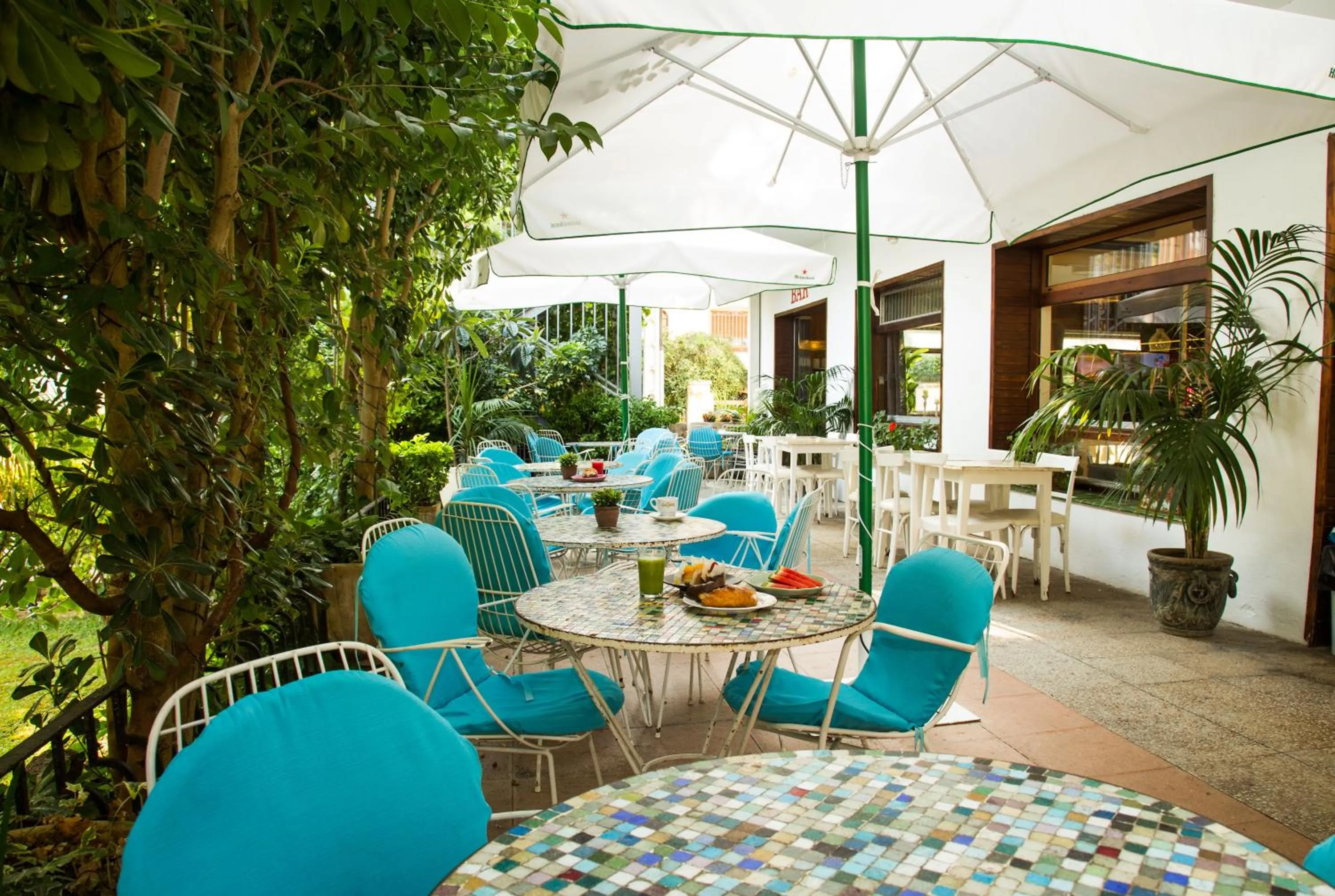 Restaurant/places to eat in Hotel Bell Repos