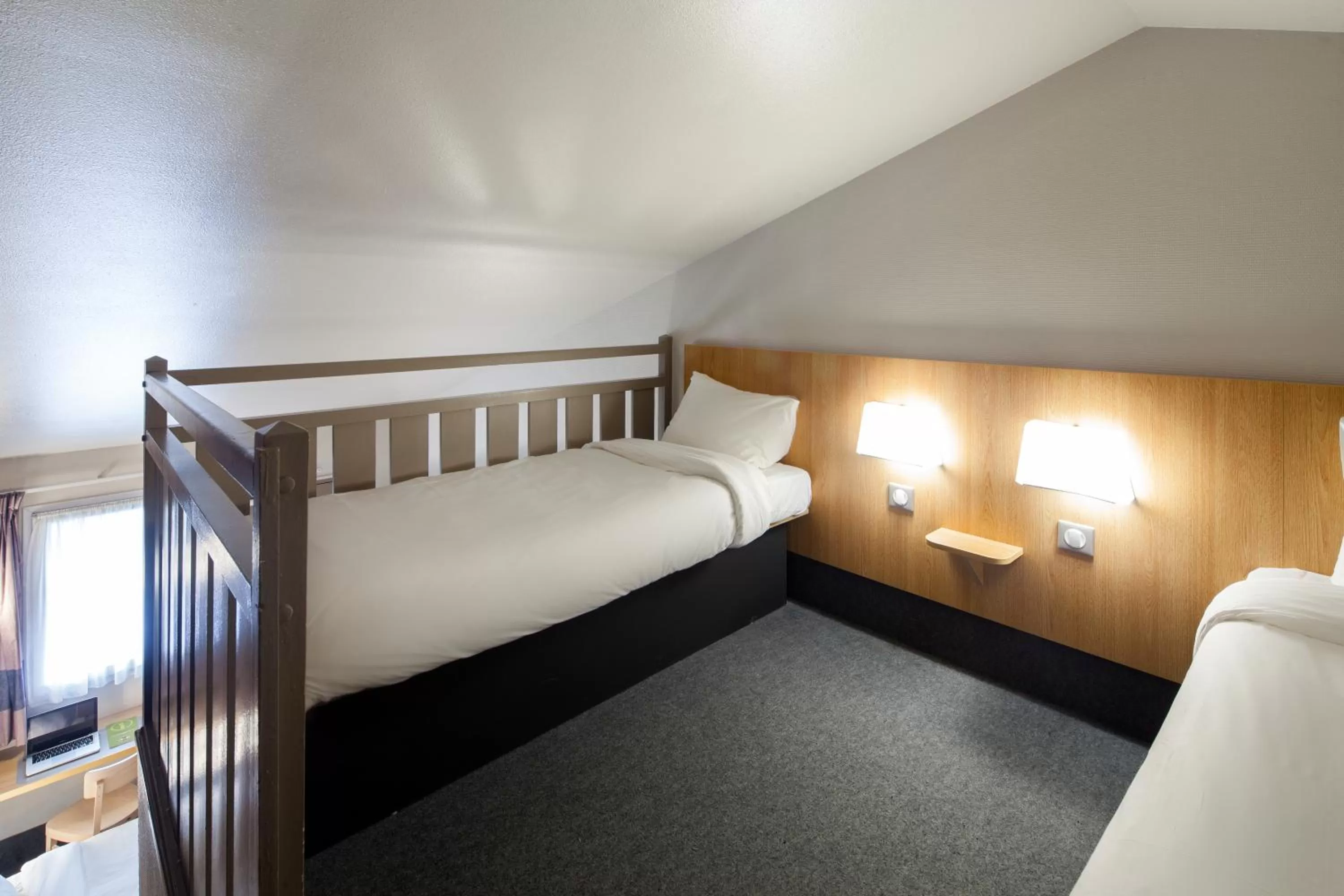 Bedroom, Bed in B&B HOTEL Troyes Barberey