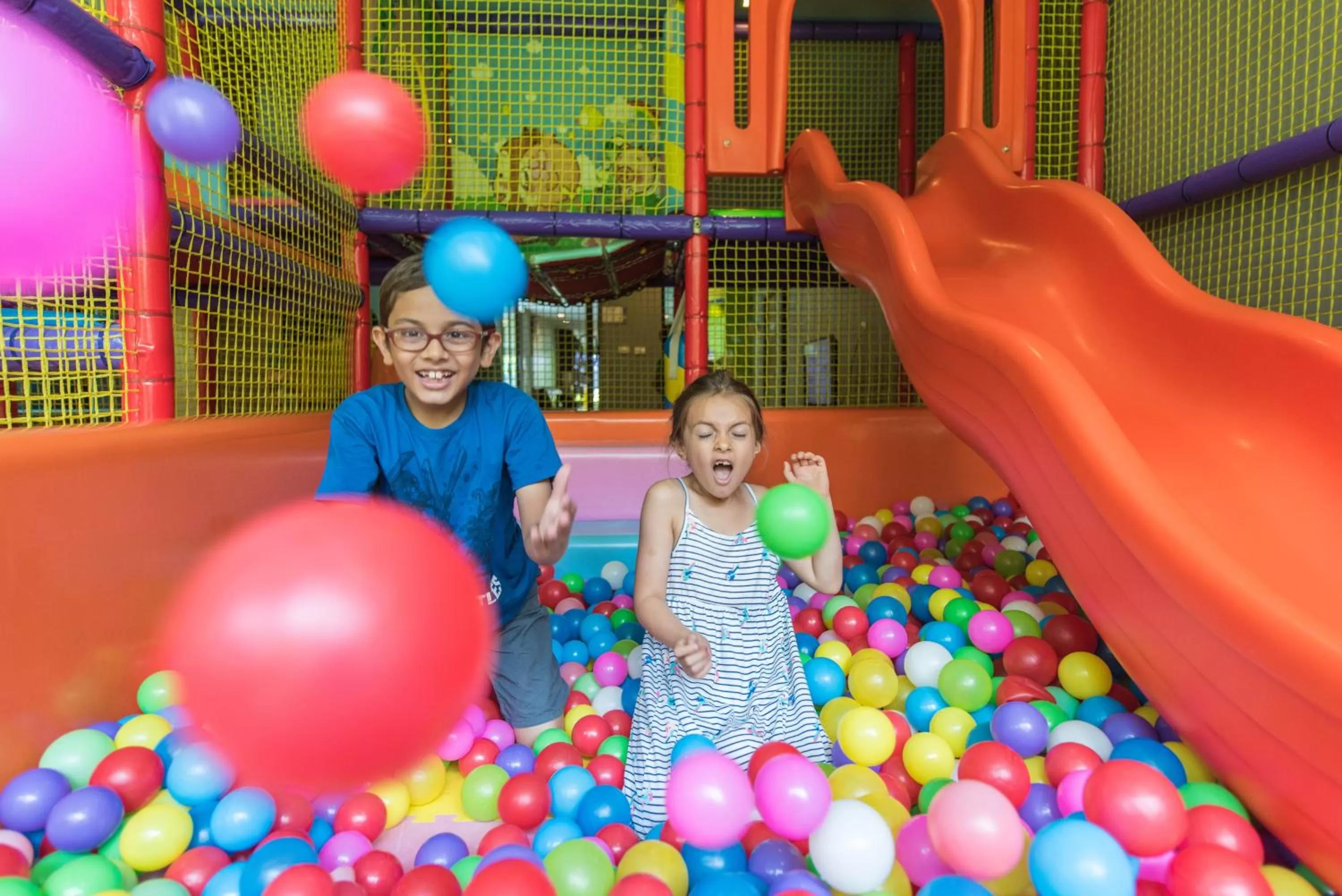 Area and facilities in Holiday Ao Nang Beach Resort, Krabi