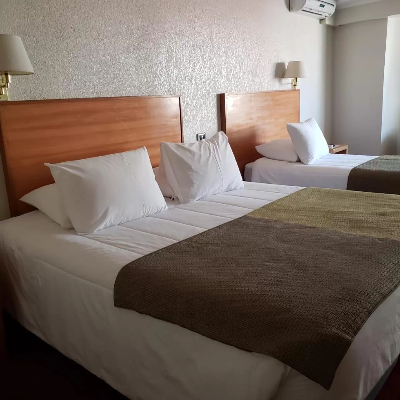 Photo of the whole room, Bed in Hotel Gavina Express